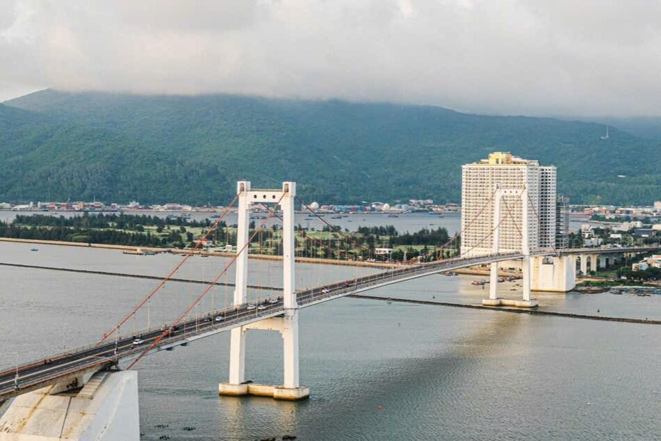 Blooming Tower Danang 高級2LDK角部屋賃貸 | ハン川・ソンチャ半島・トゥアンフオック橋を望むパノラマビュー