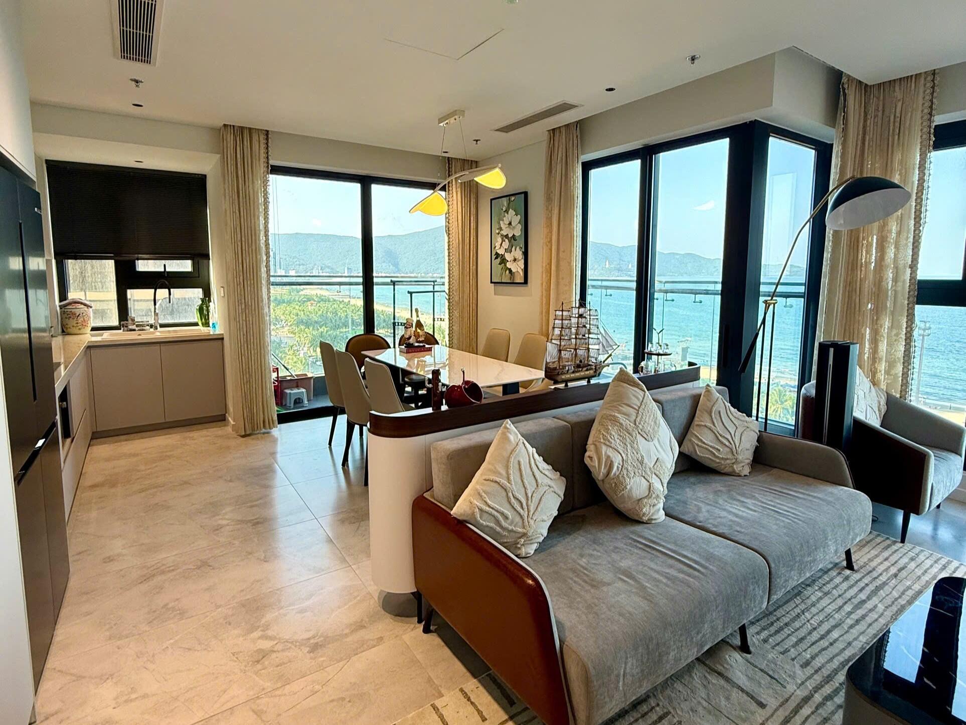高級2ベッドルーム・ビーチフロントアパートメント | Times Square Da Nang - FUTA Residence | オーシャンビュー