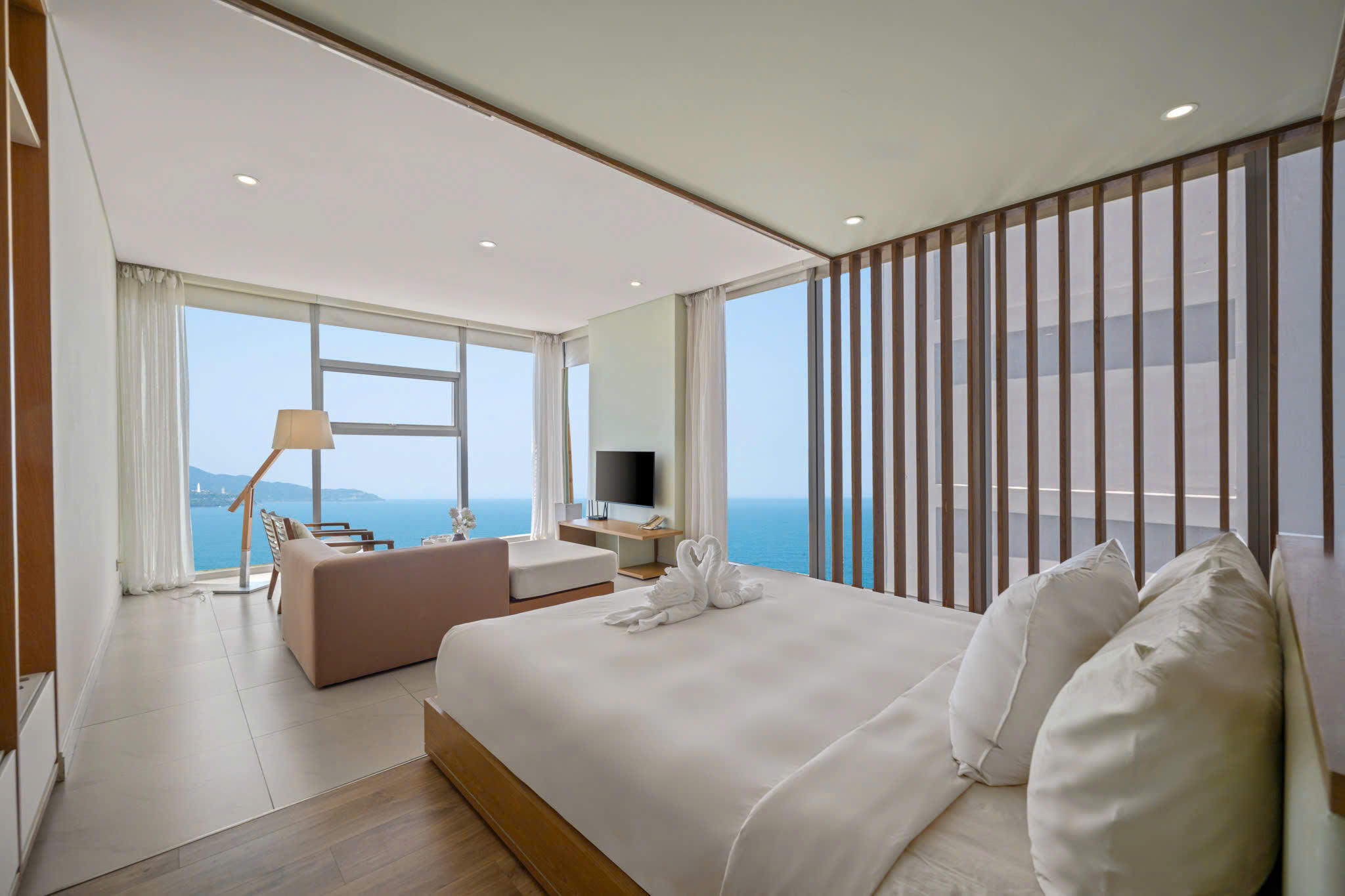 広々とした1ベッドルーム・ビーチフロントアパートメント | Fusion Suites Da Nang | ダイレクトオーシャンビュー