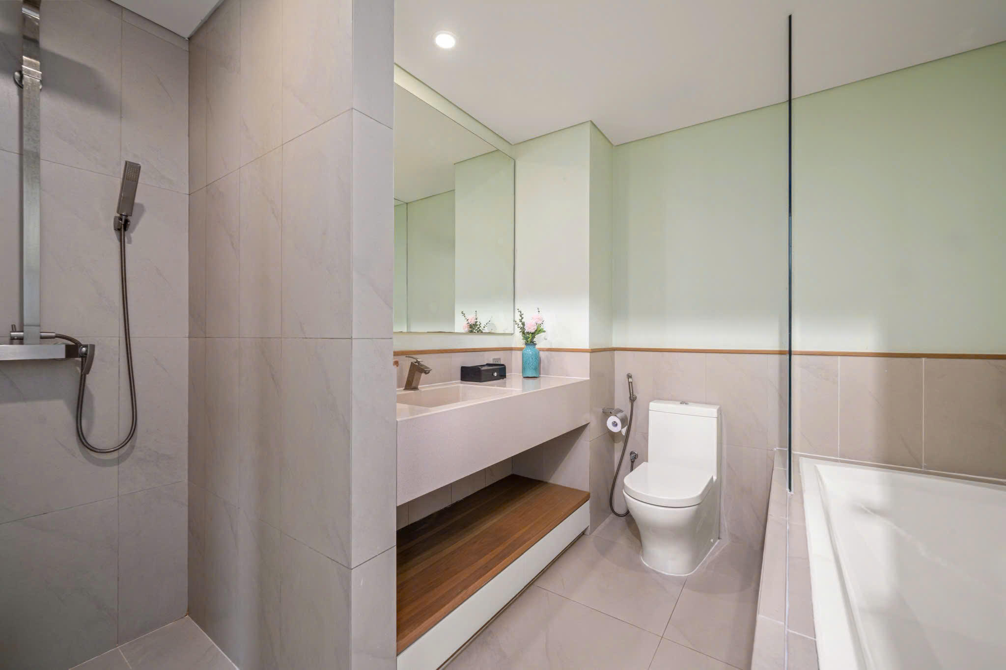 広々とした1ベッドルーム・ビーチフロントアパートメント | Fusion Suites Da Nang | ダイレクトオーシャンビュー