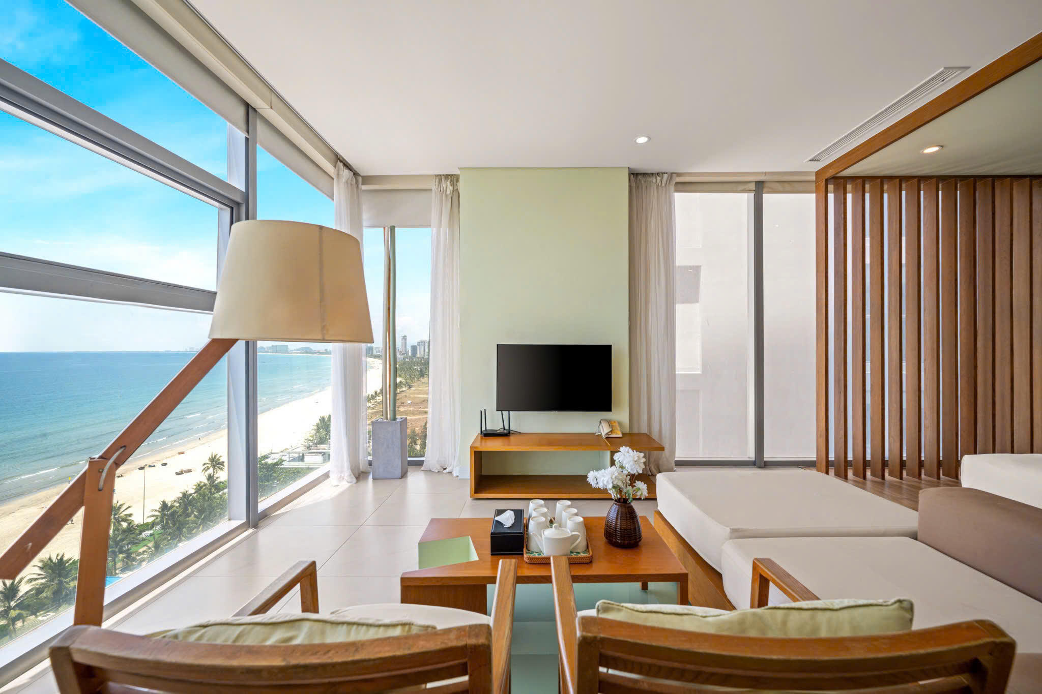 広々とした1ベッドルーム・ビーチフロントアパートメント | Fusion Suites Da Nang | ダイレクトオーシャンビュー