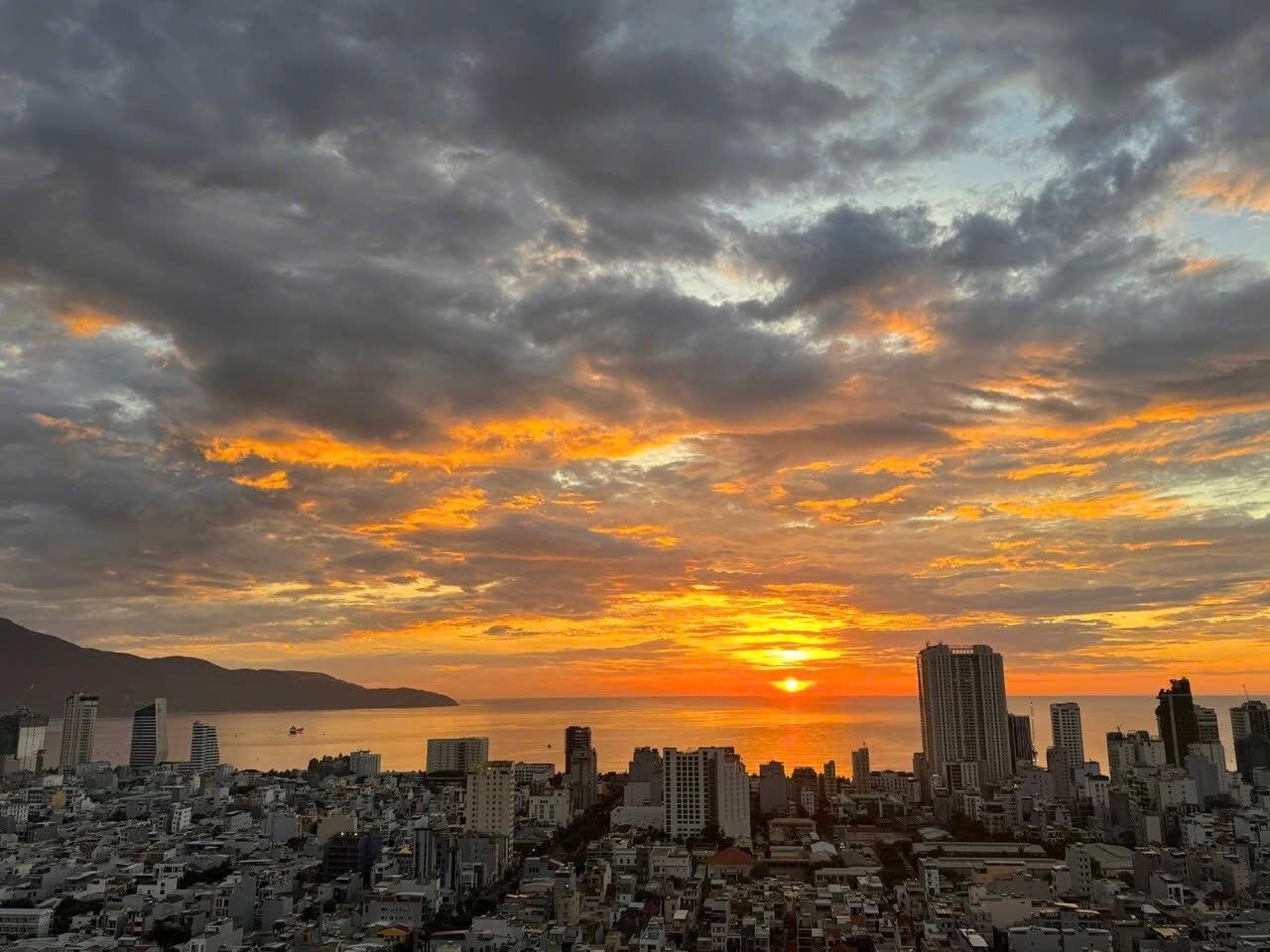 アートと暮らしが出会う場所｜Panoma Da Nang ユニークなシービュー・1ベッドルーム賃貸マンション