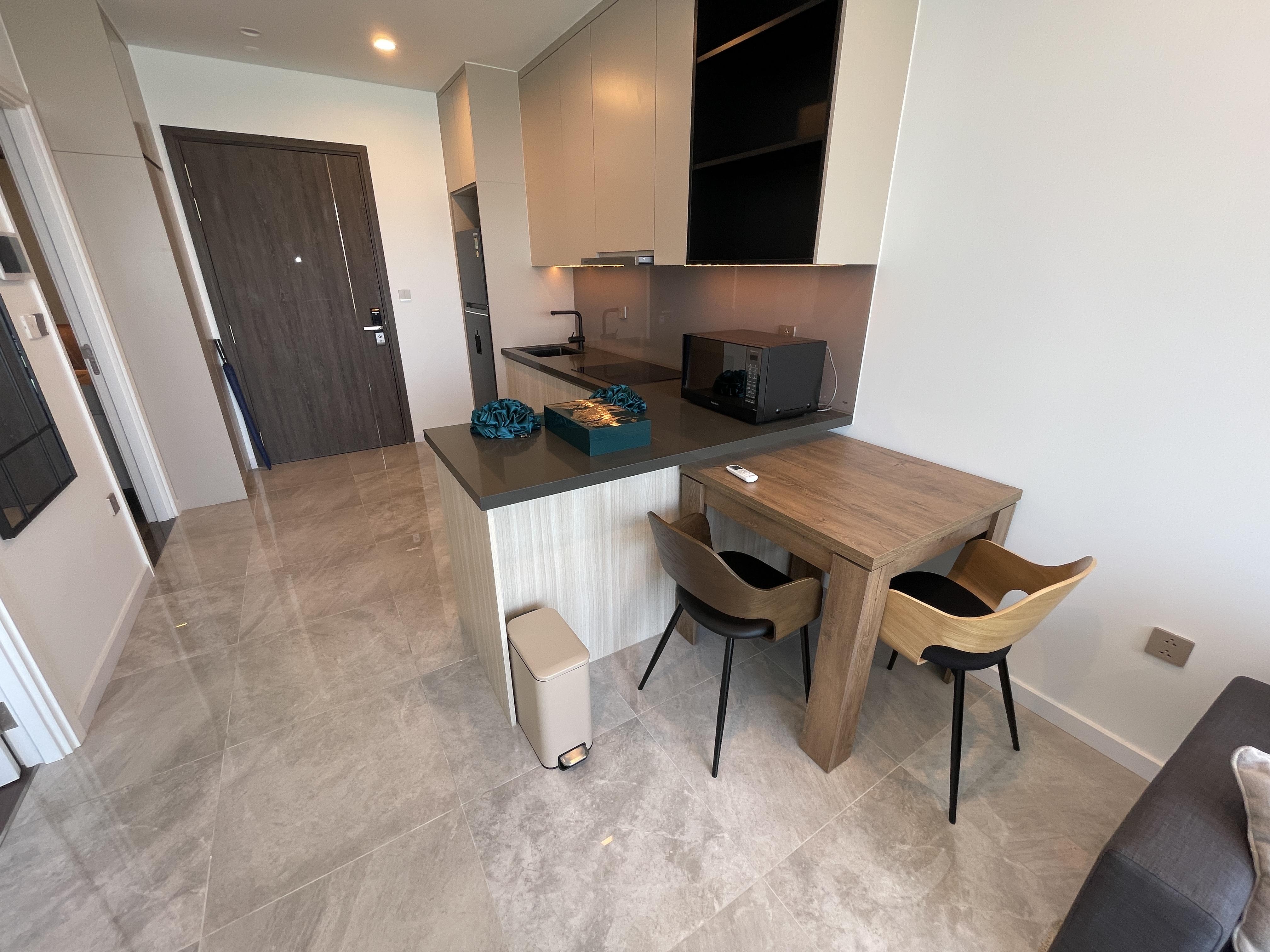 プール・ジム付き高級アパートメントの24階 リバー＆シティビュー　1ベッドルーム