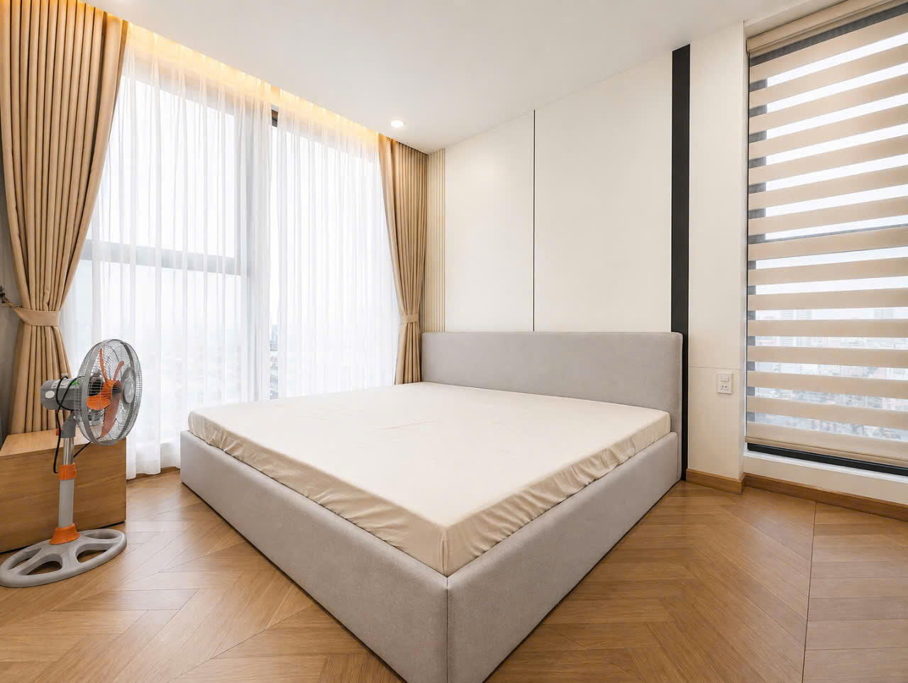 Panoma 2｜明るい光と川の景色を楽しむ2ベッドルーム