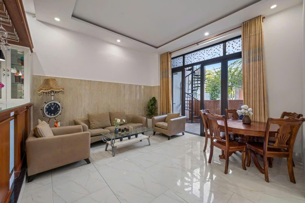 ソントラ - ダナンの川の景色を望む高級ヴィラのレンタル