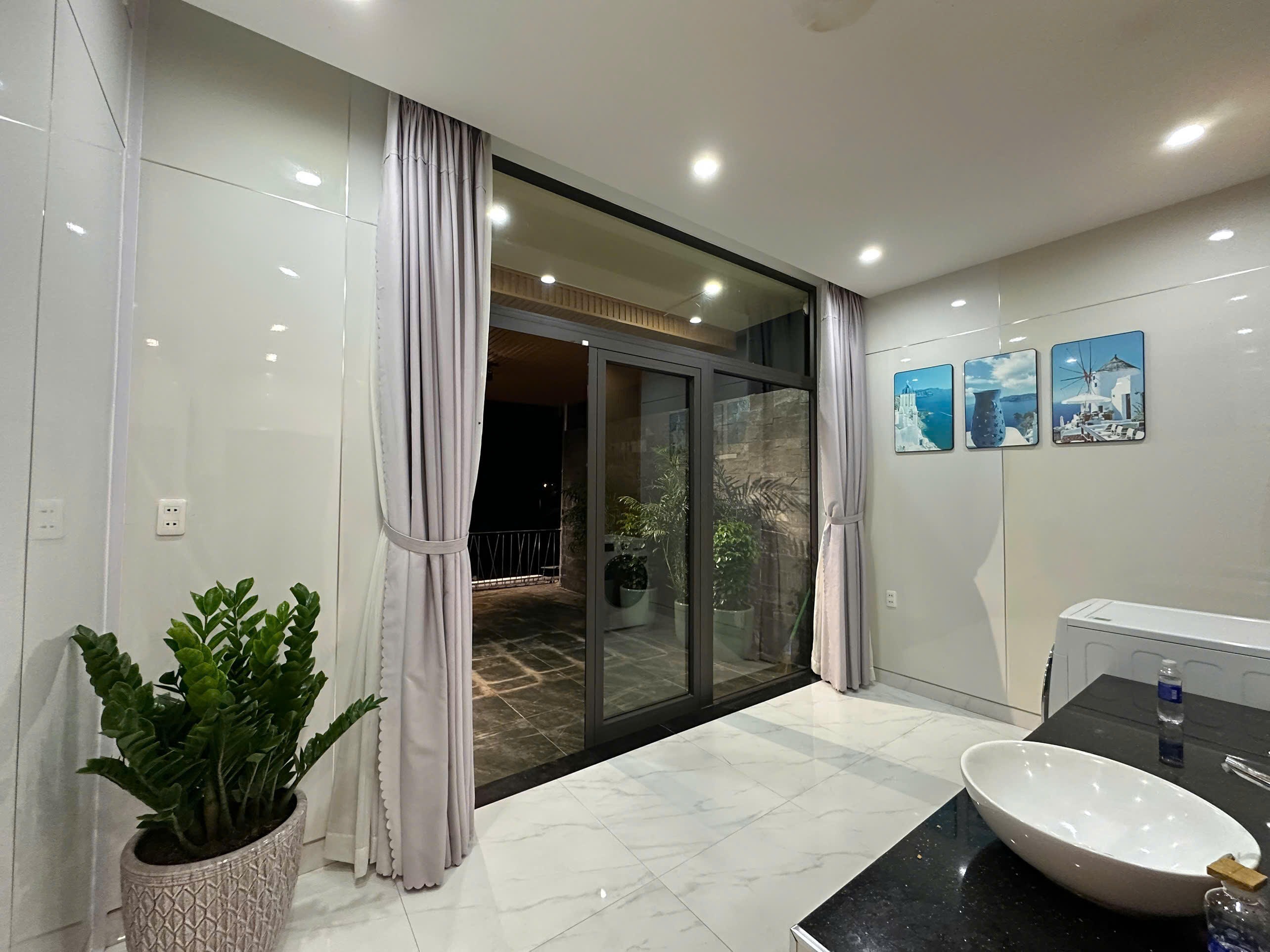 ダム・フオン通り（五行山区）にある3階建て住宅の賃貸