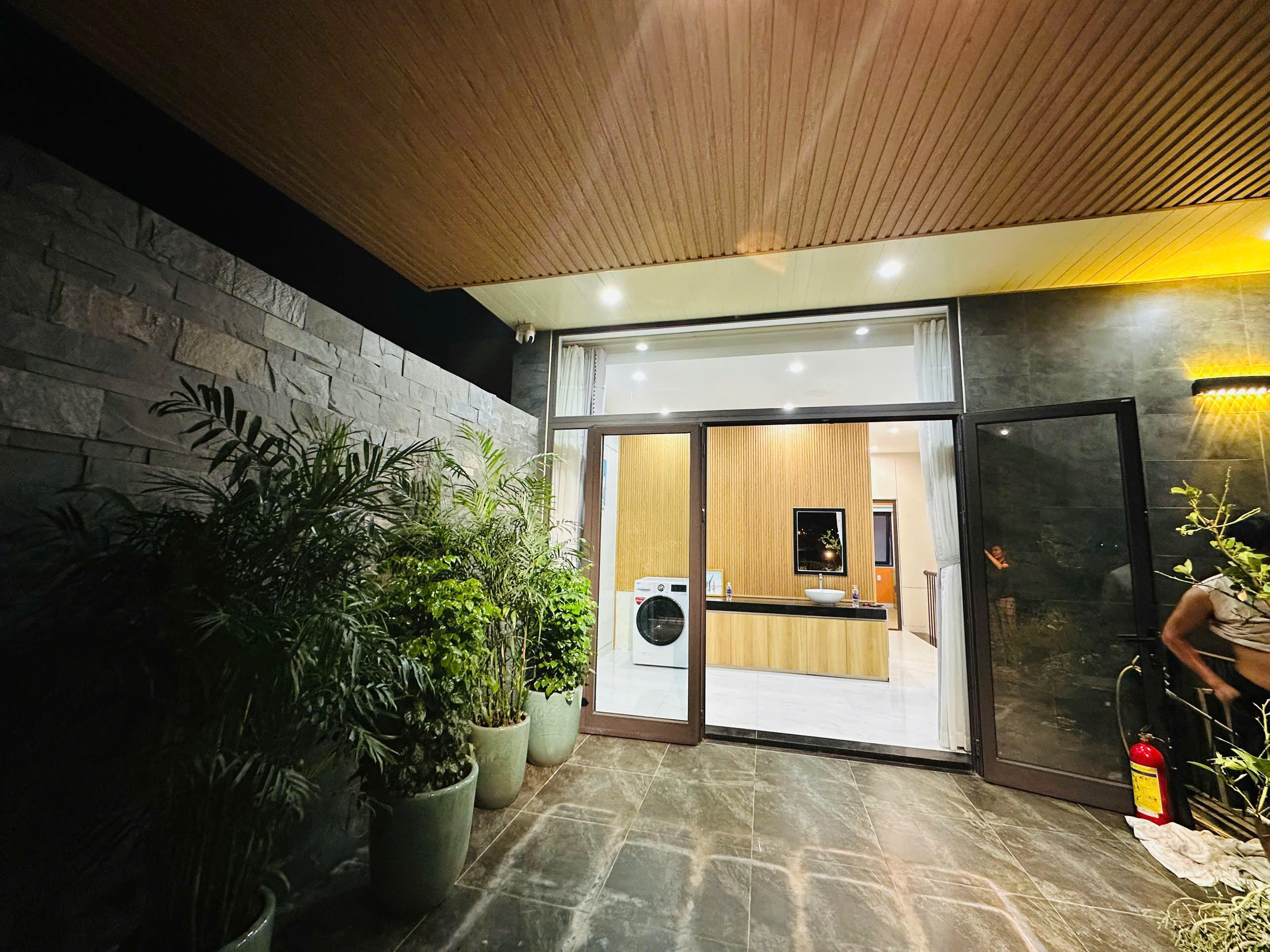 ダム・フオン通り（五行山区）にある3階建て住宅の賃貸