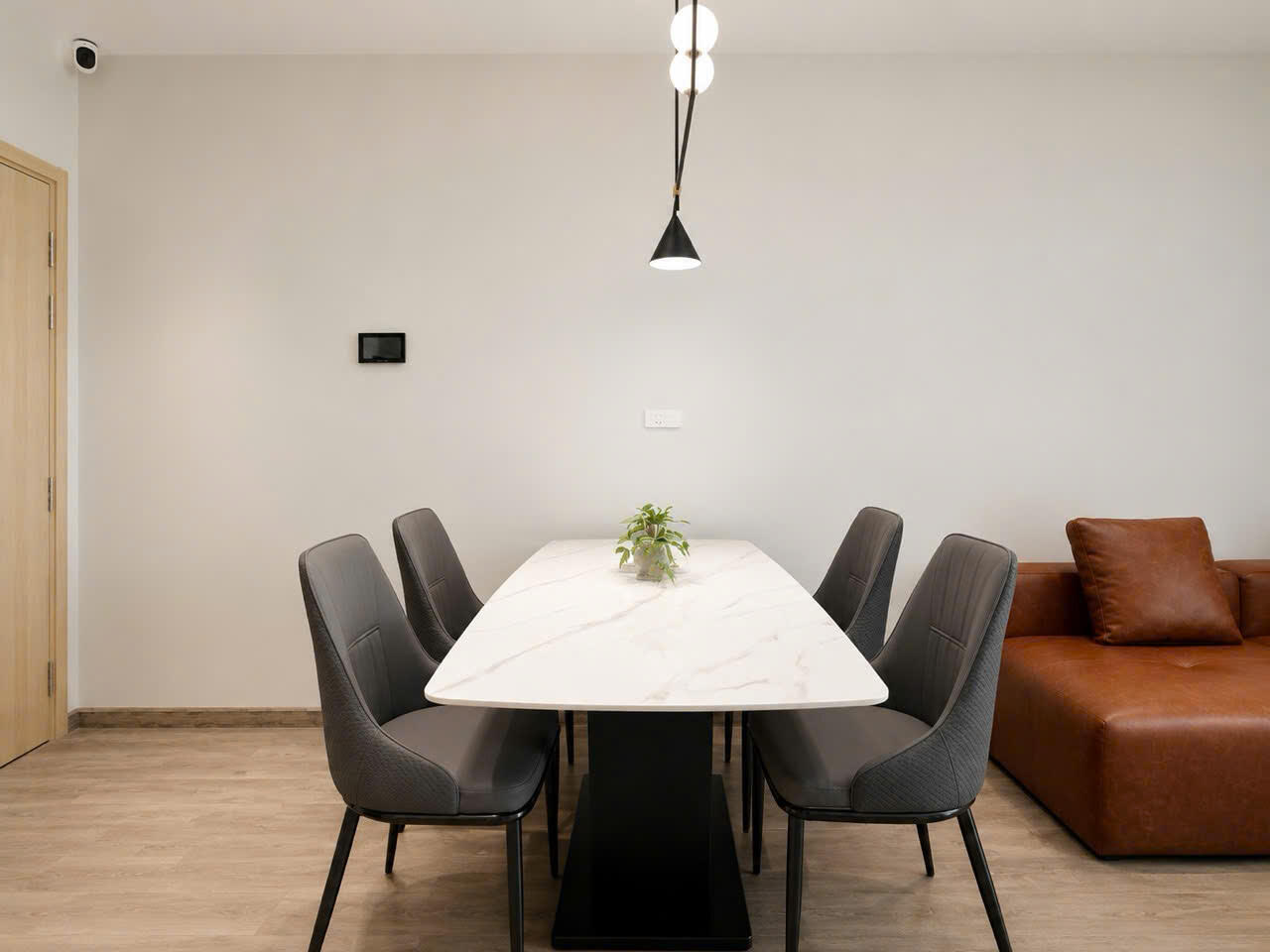 Luxury 1-bedroom apartment for rent at Panoma high floor