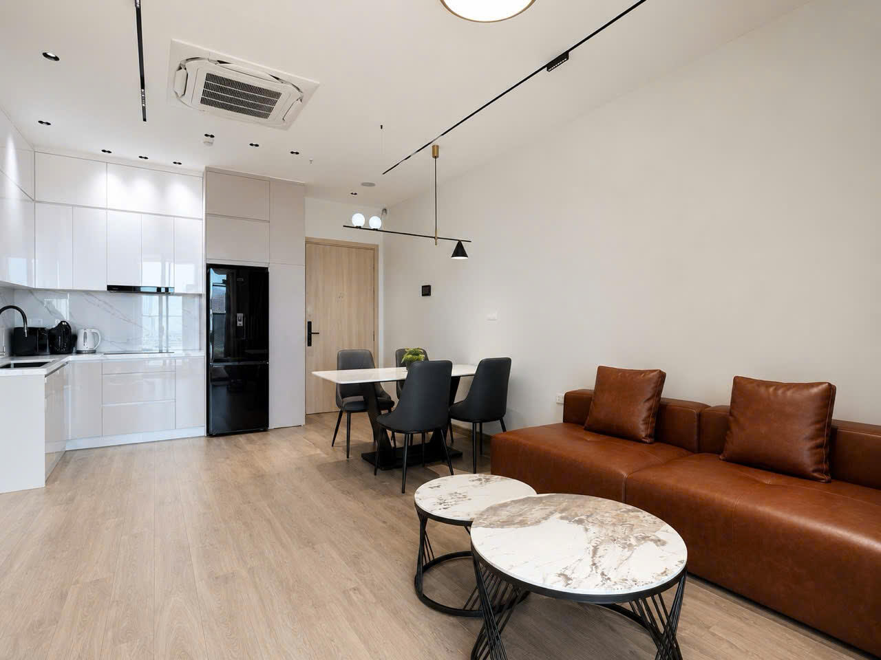 Luxury 1-bedroom apartment for rent at Panoma high floor