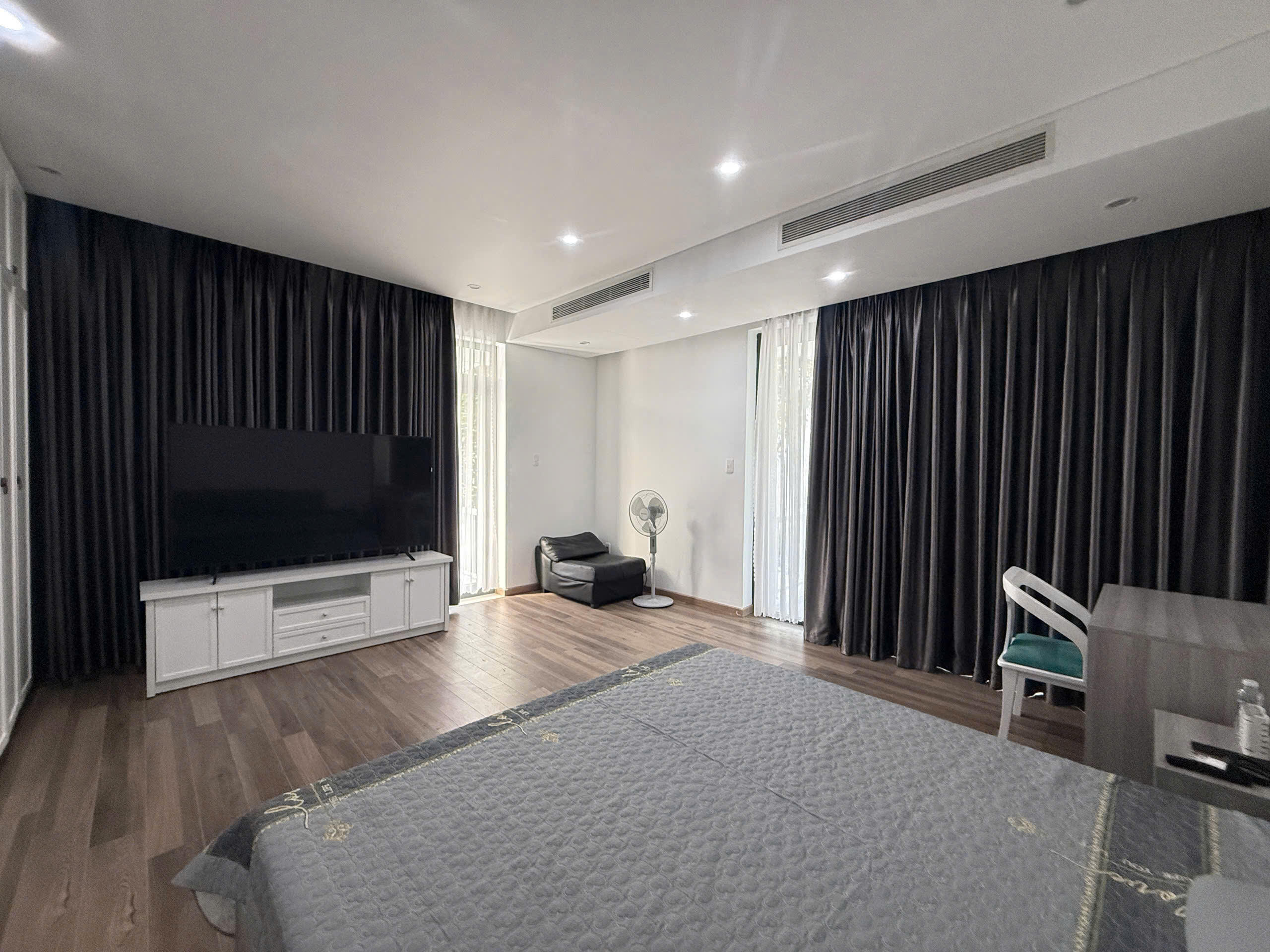 Luxury 3-Bedroom House for Rent at Euro Village 1 | Han Riverside Villa