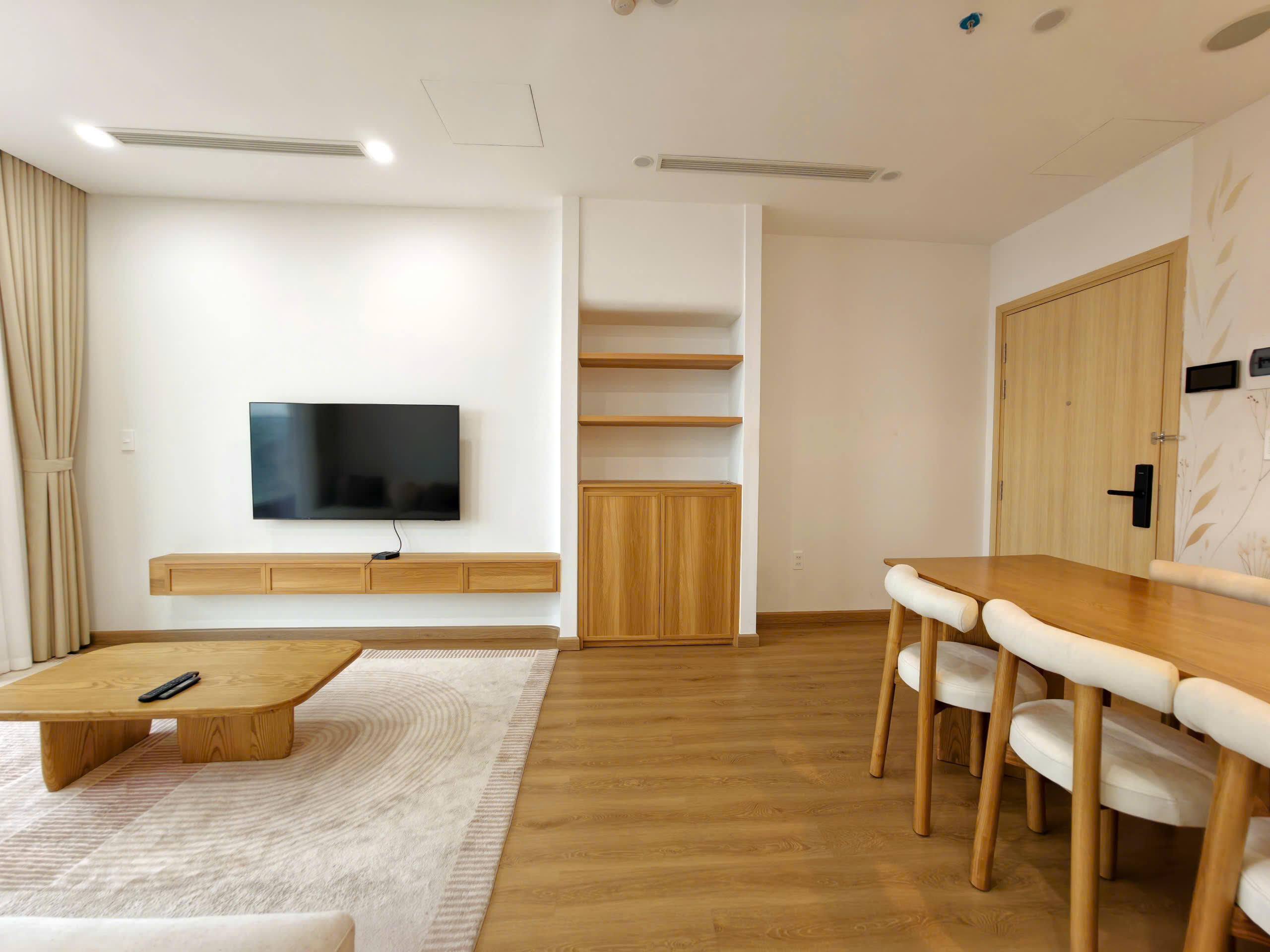 2-Bedroom Apartment with River & City View in Panoma 1