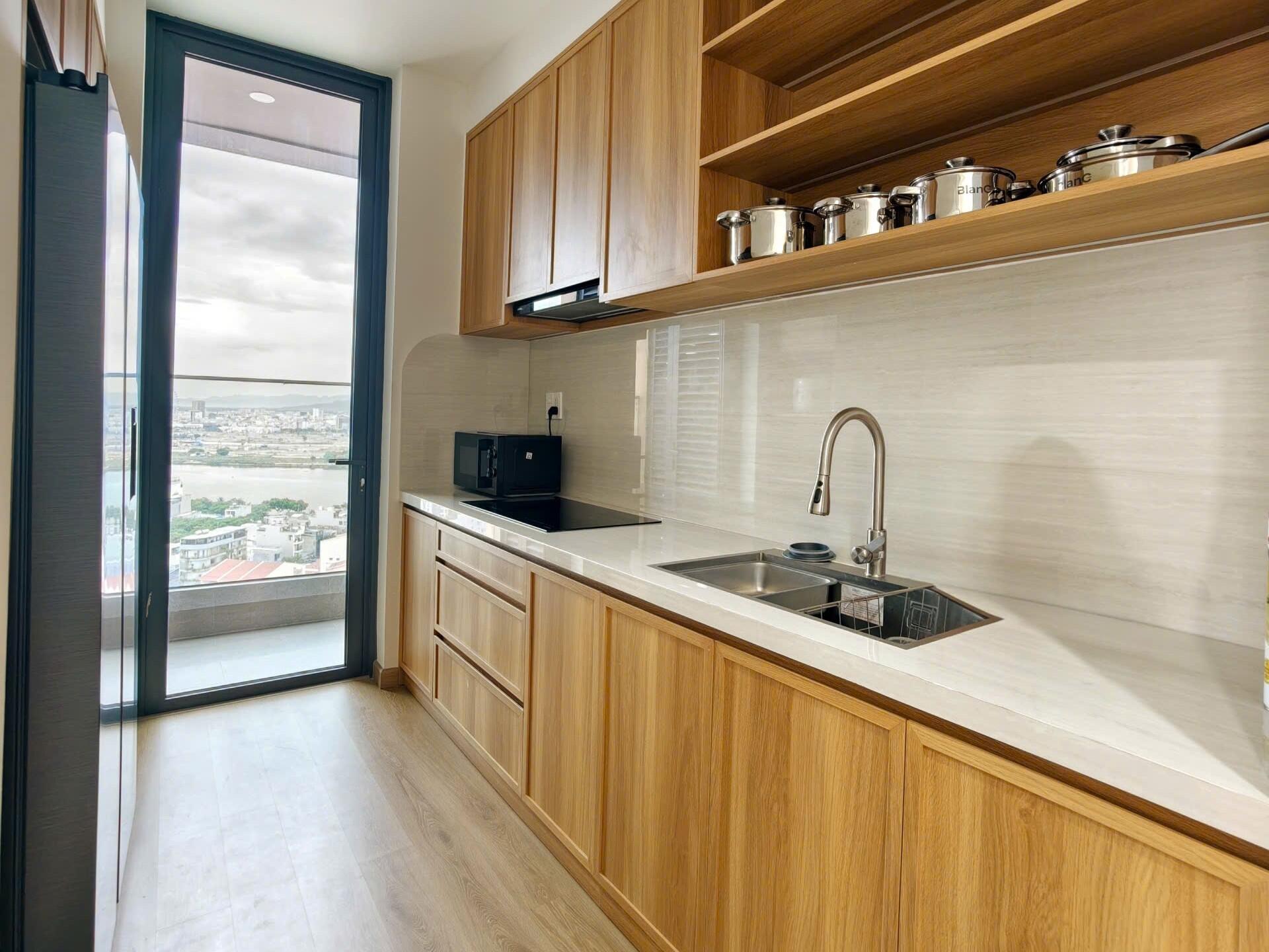 2-Bedroom Apartment with River & City View in Panoma 1