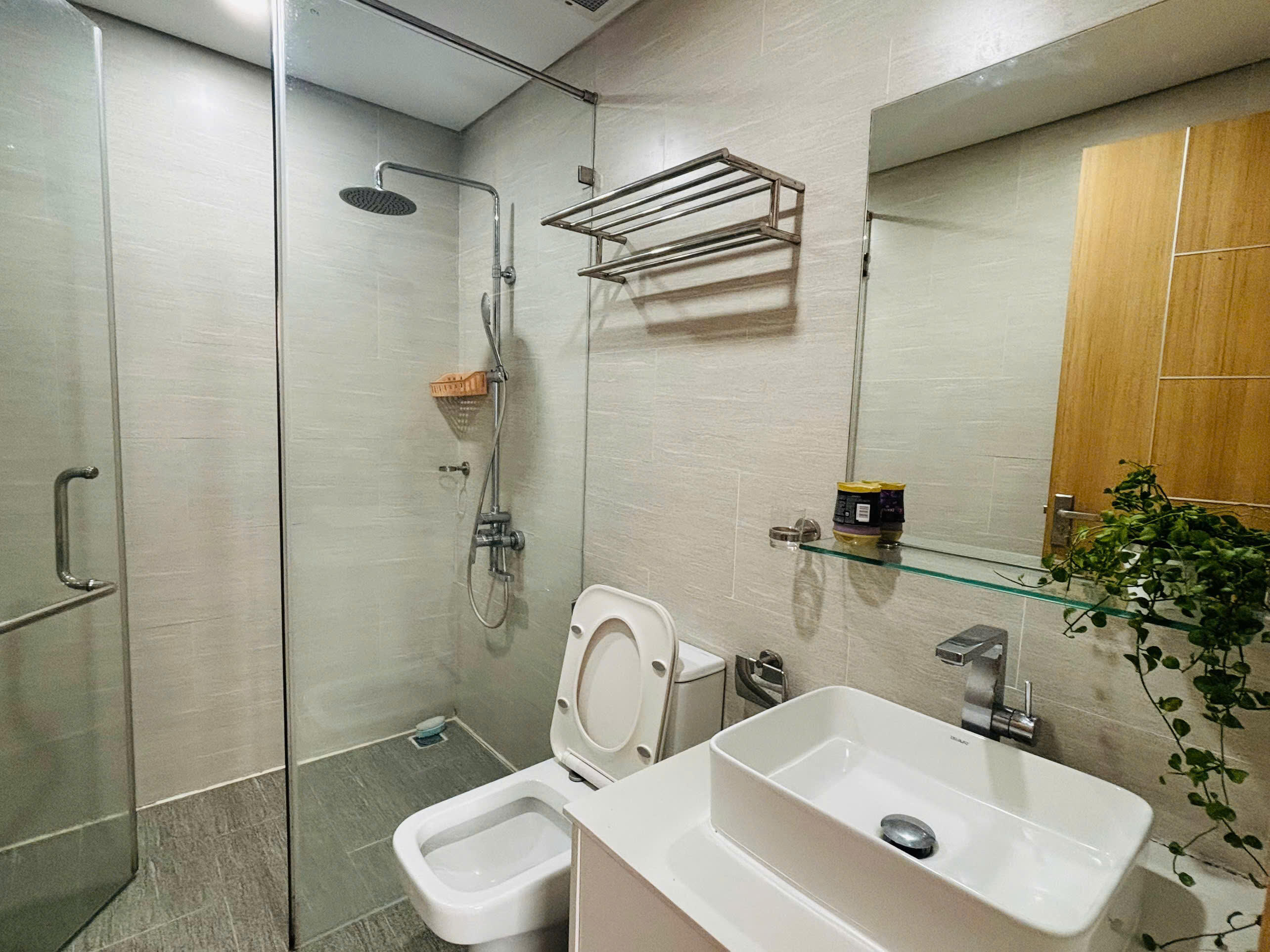 Comfortable 2-Bedroom Apartment for Rent at Fhome Block B, Da Nang | Han River and mountain View