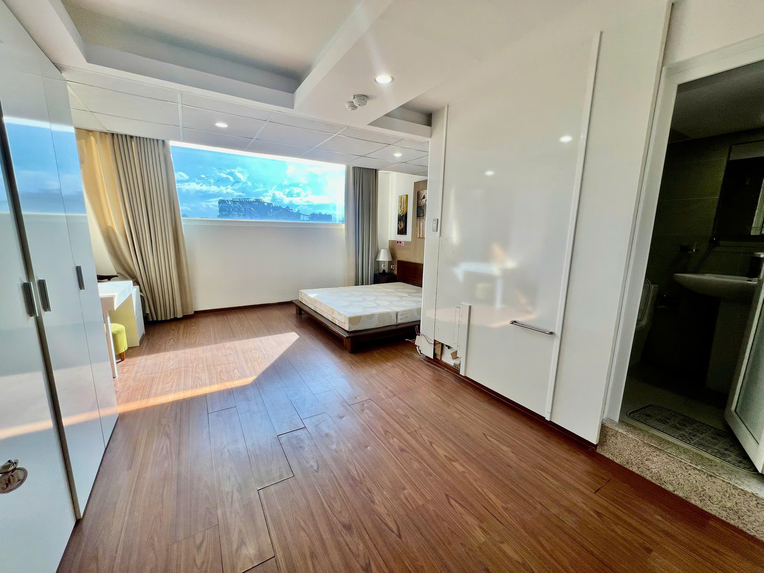 Luxury swimming pool Villa for Rent in Son Thuy area | Tourism area close to Crown International Club