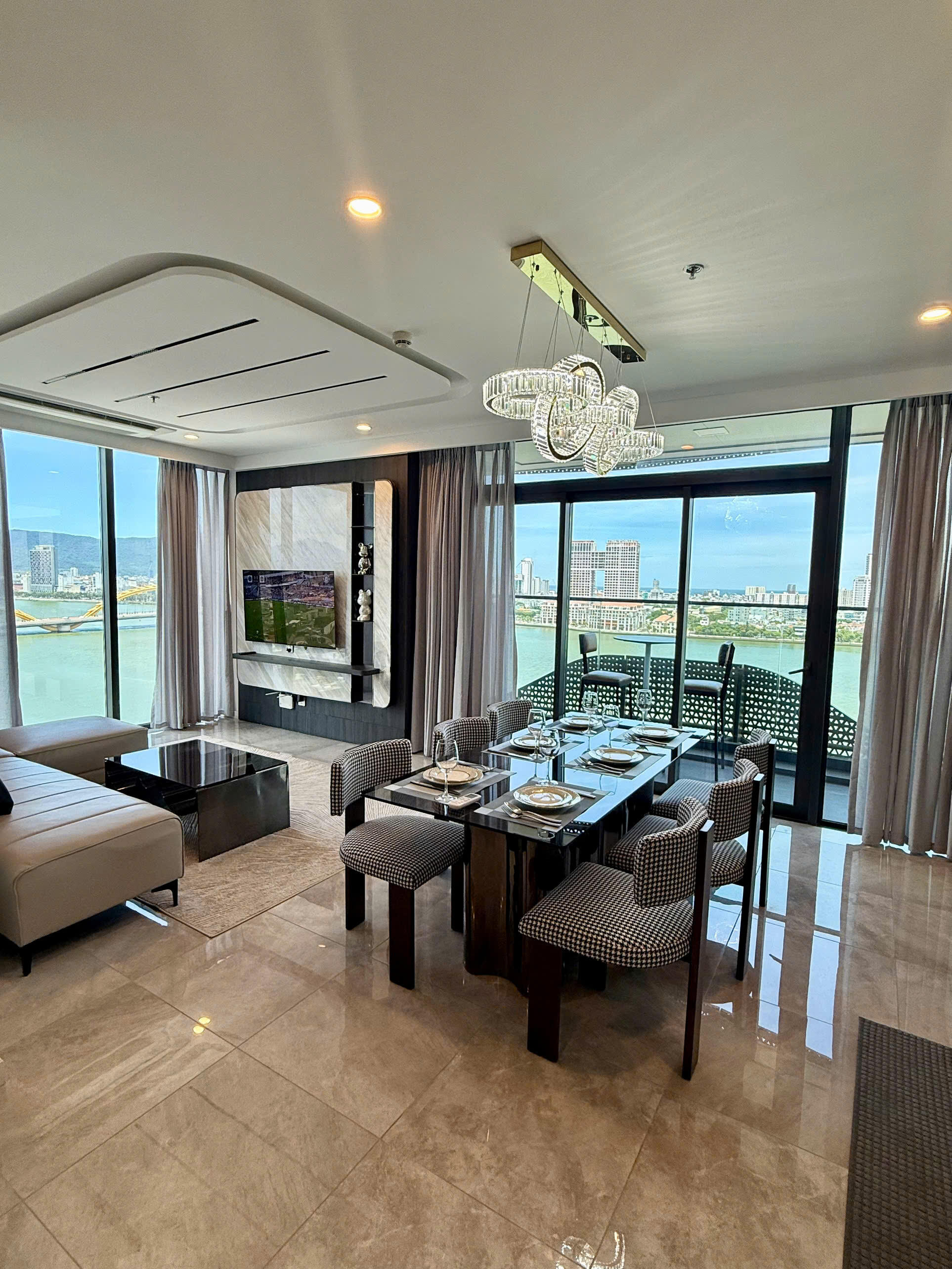 Direct Han River view | Luxury 3-Bedroom Apartment for Rent at the Filmore Da Nang