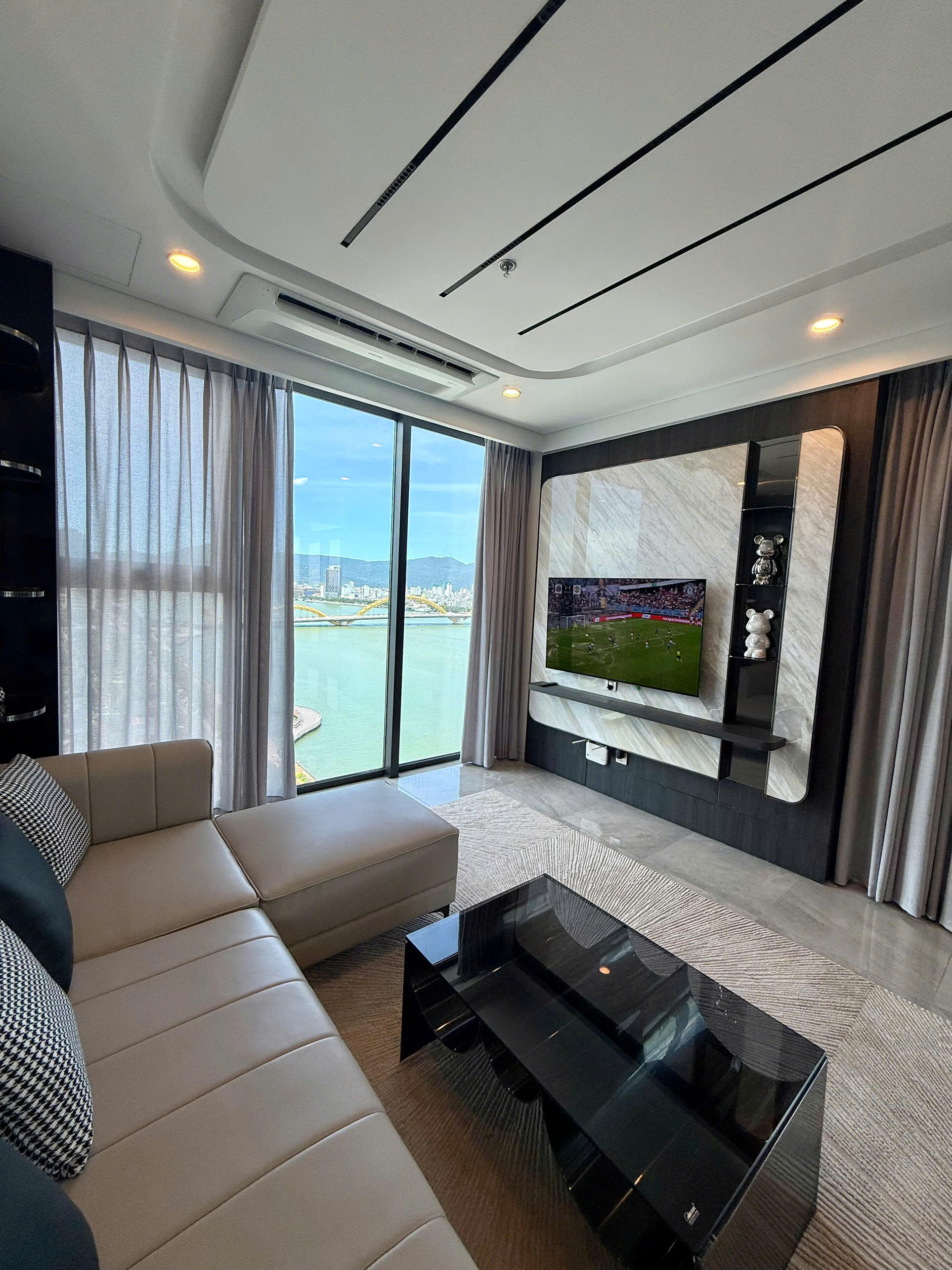 Direct Han River view | Luxury 3-Bedroom Apartment for Rent at the Filmore Da Nang
