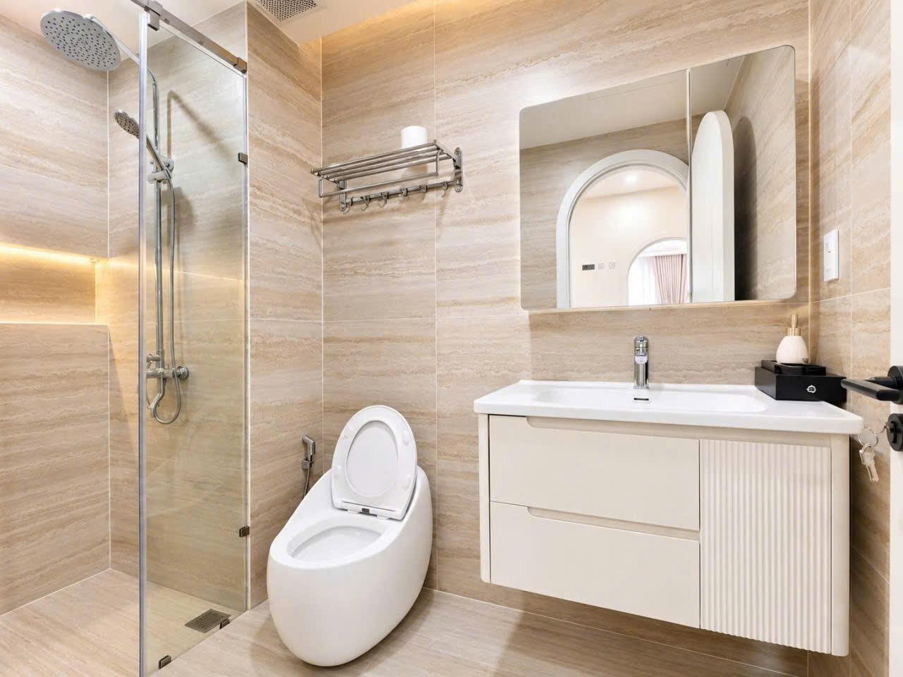1-Bedroom Apartment with City View & Workspace for Rent at Panoma Da Nang | Short-Term Rental
