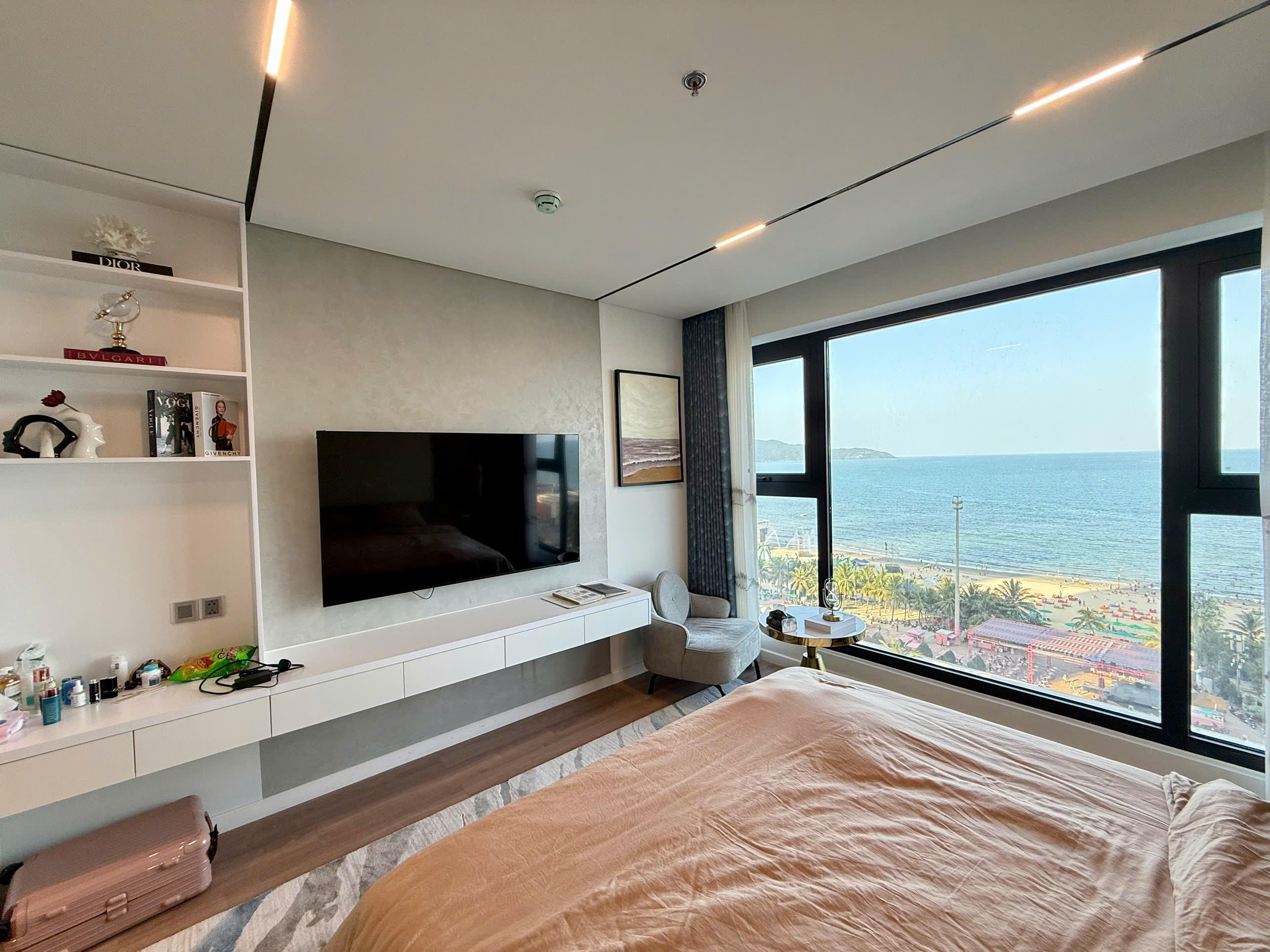 Luxury 2-Bedroom Beachfront Apartment | Times Square Da Nang - FUTA Residence | Direct ocean view