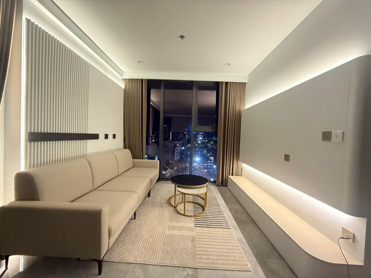 City and Han River View | Luxury 2-Bedroom Apartment for Rent at the Filmore Da Nang