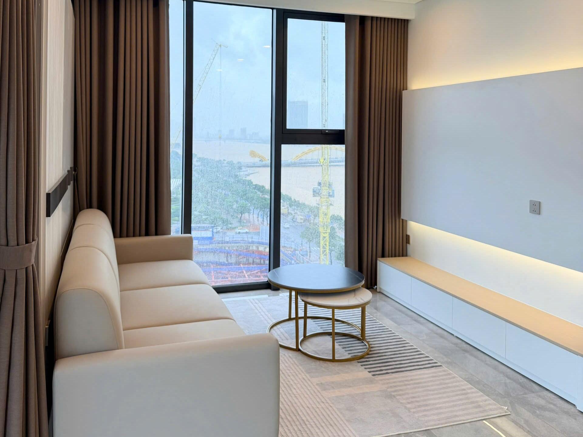 City and Han River View | Luxury 2-Bedroom Apartment for Rent at the Filmore Da Nang