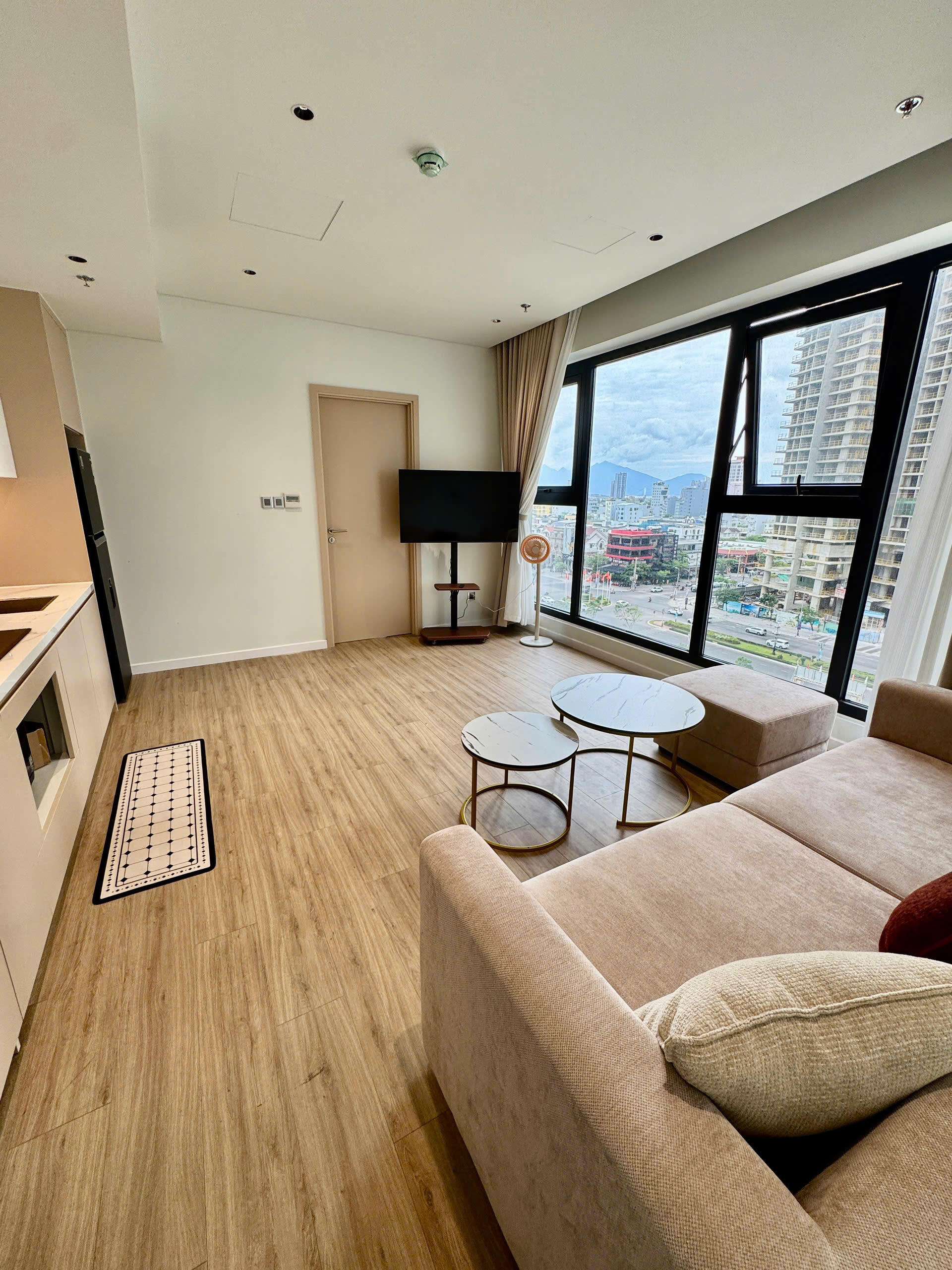 Luxury 1-Bedroom Apartment for Rent at Da Nang Times Square - FUTA Residence | City View & Natural Sea Breeze