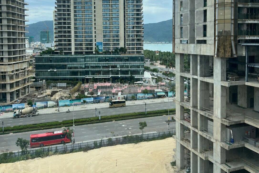 Spacious 1-Bedroom Seafront Apartment | Times Square Da Nang - FUTA Residence | Partial Sea View