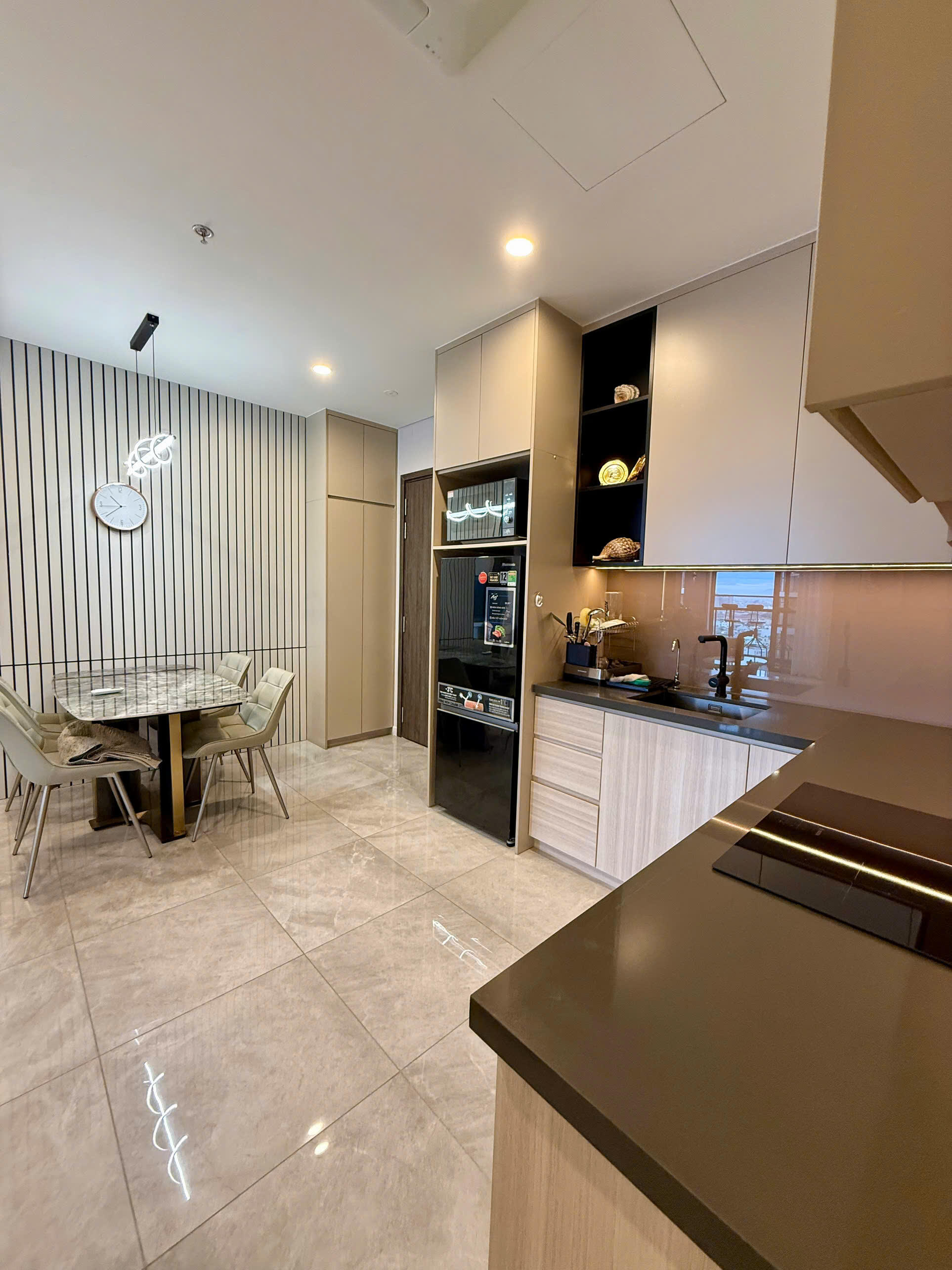 Partial Han River & City View | Luxury 1-Bedroom Apartment for Rent at the Filmore Da Nang