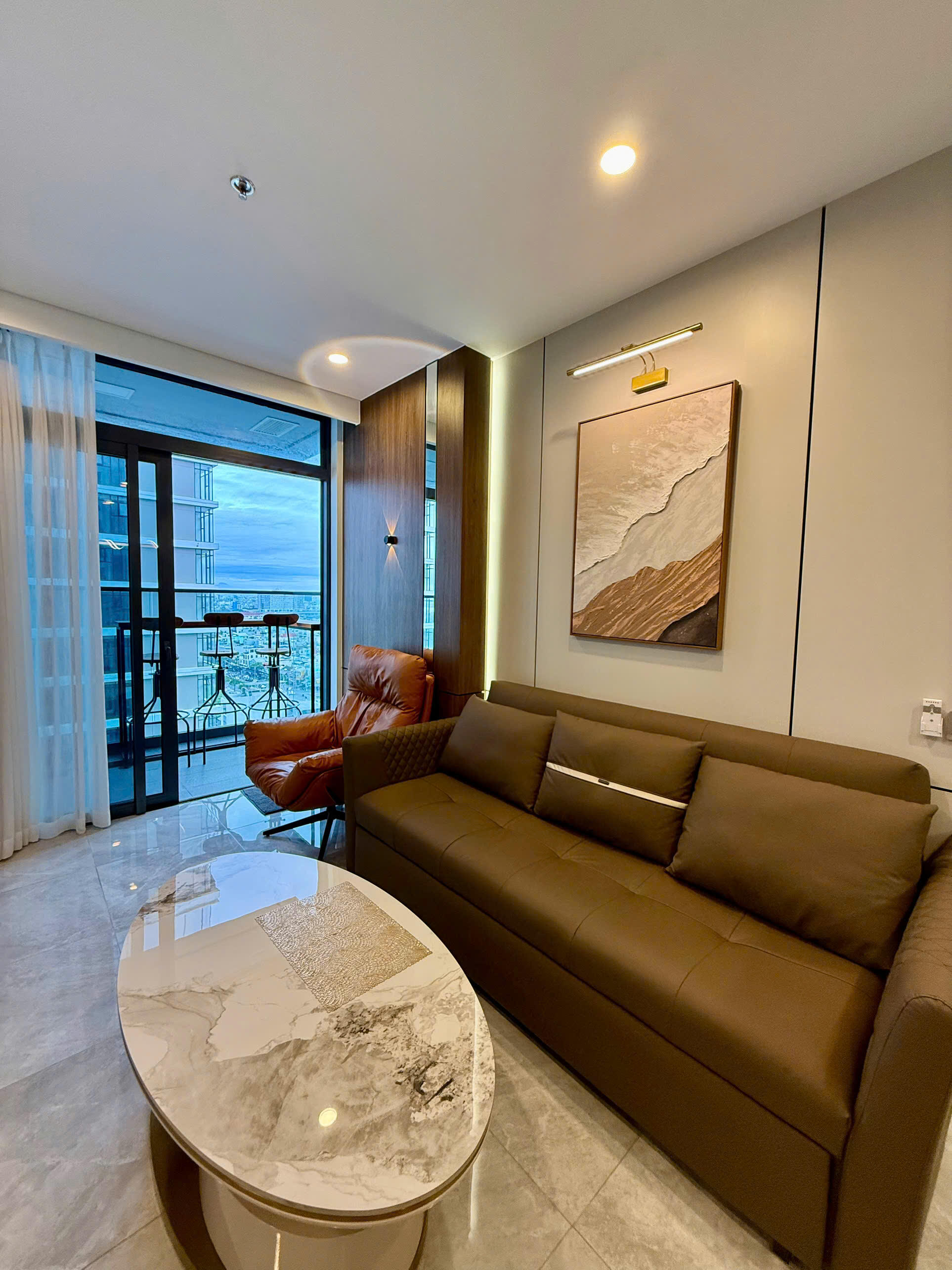 Partial Han River & City View | Luxury 1-Bedroom Apartment for Rent at the Filmore Da Nang