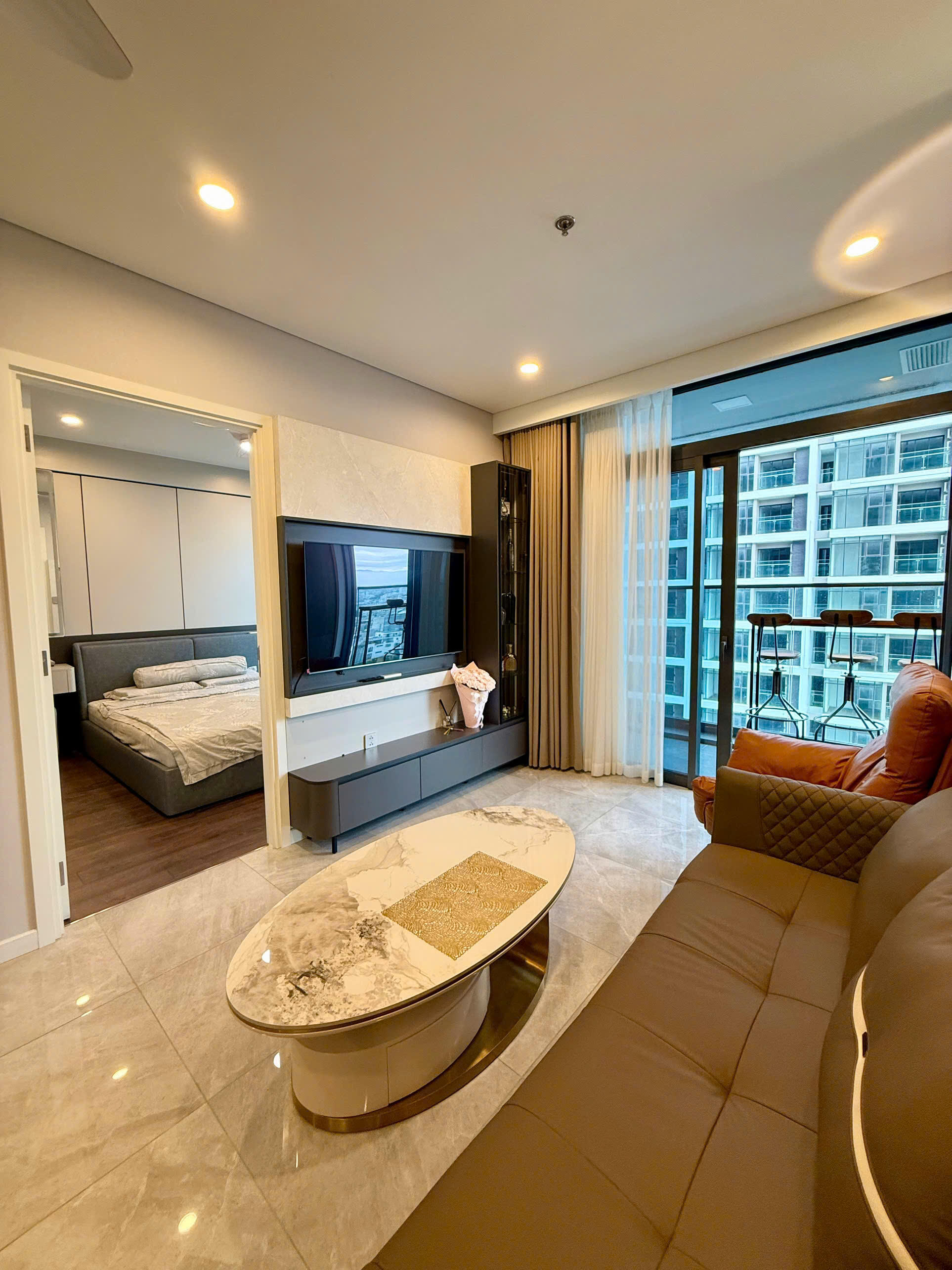 Partial Han River & City View | Luxury 1-Bedroom Apartment for Rent at the Filmore Da Nang