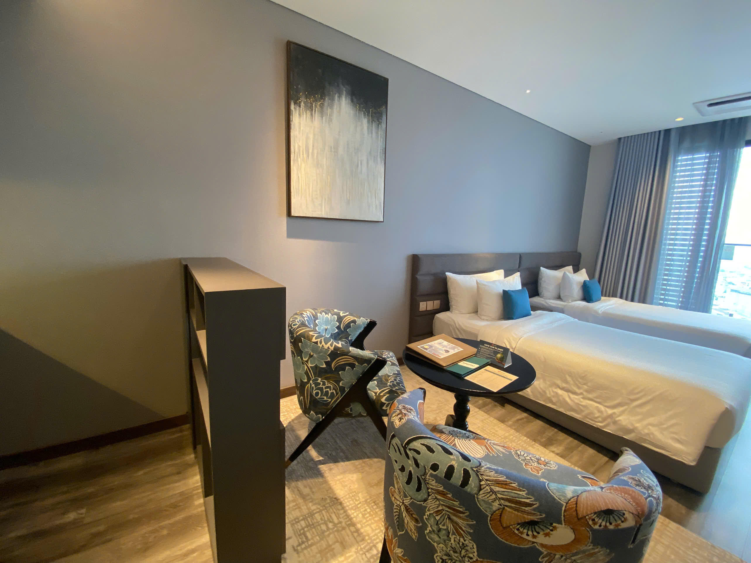 Sky-View Luxury Studio With Minimalist Interior