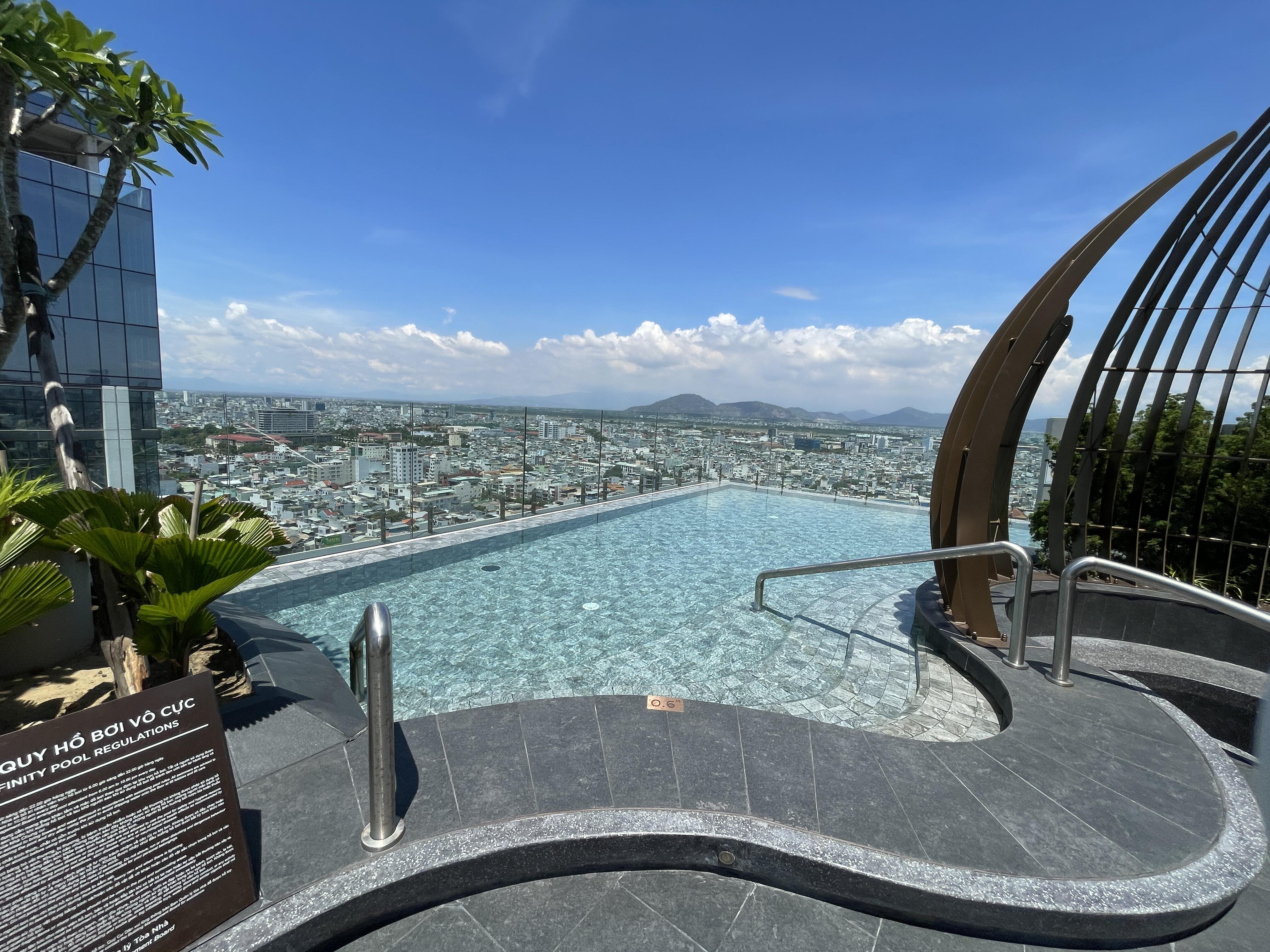 Luxury Duplex Penthouse at Filmore - 4 Bedrooms