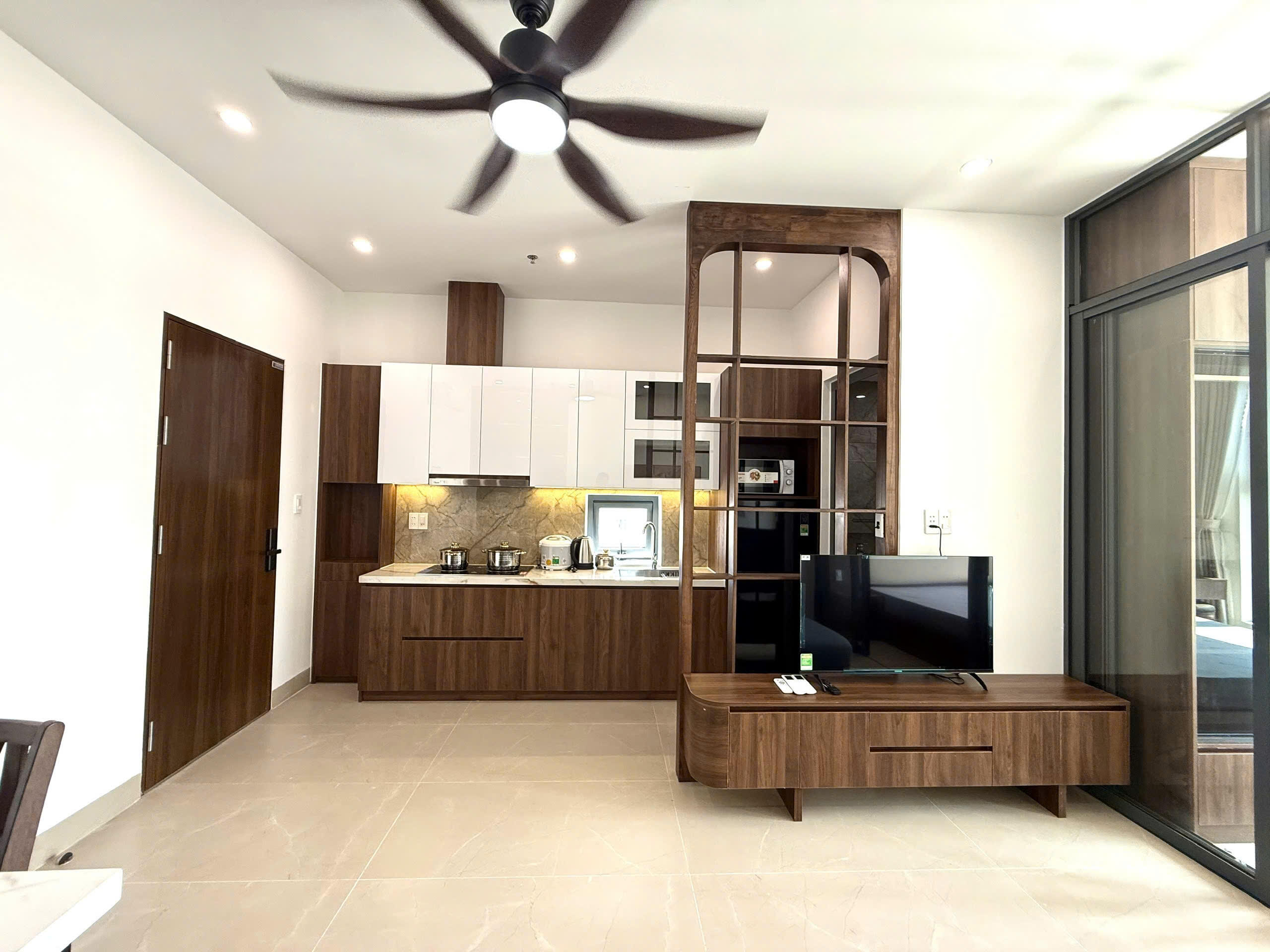 Modern 1-Bedroom Apartment Just 300m from the Beach in Son Tra, Da Nang