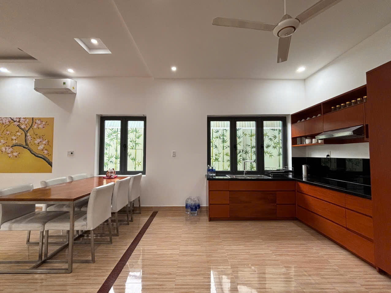 Resort-Style 3-Bedroom Villa with Private Apartment - Perfect for Family Living