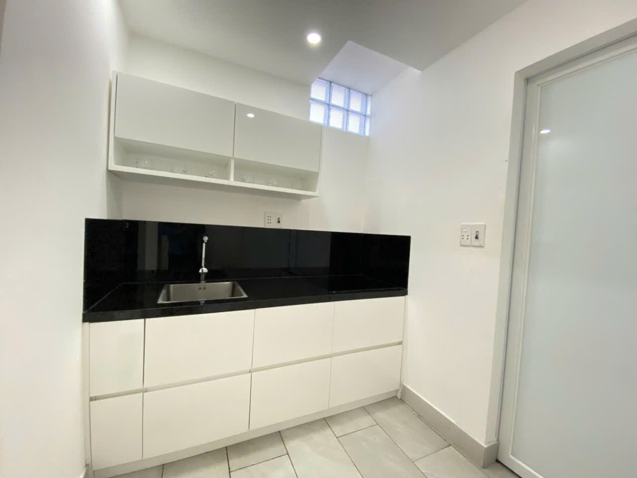 Resort-Style 3-Bedroom Villa with Private Apartment - Perfect for Family Living