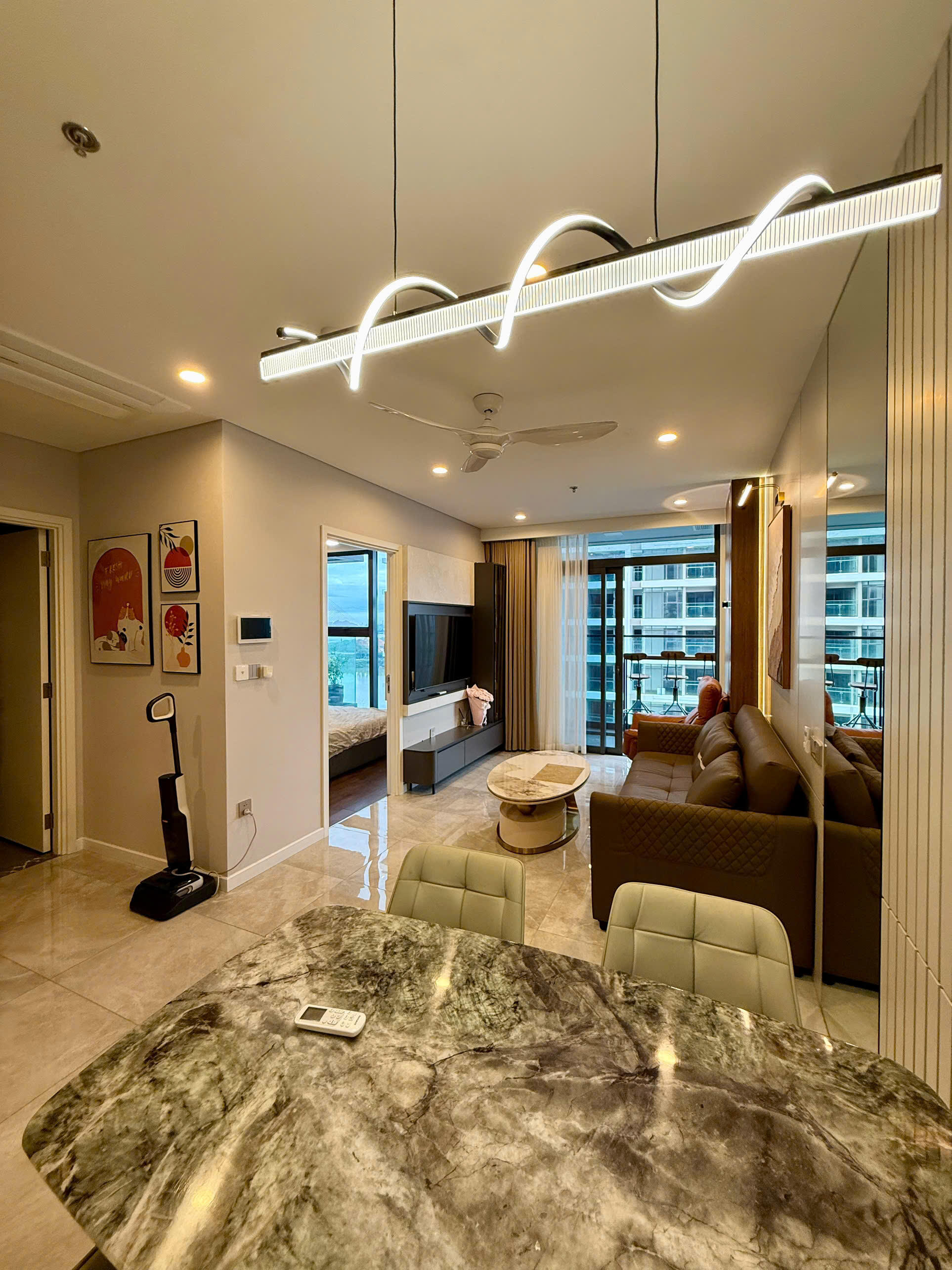 Partial Han River & City View | Luxury 1-Bedroom Apartment for Rent at the Filmore Da Nang