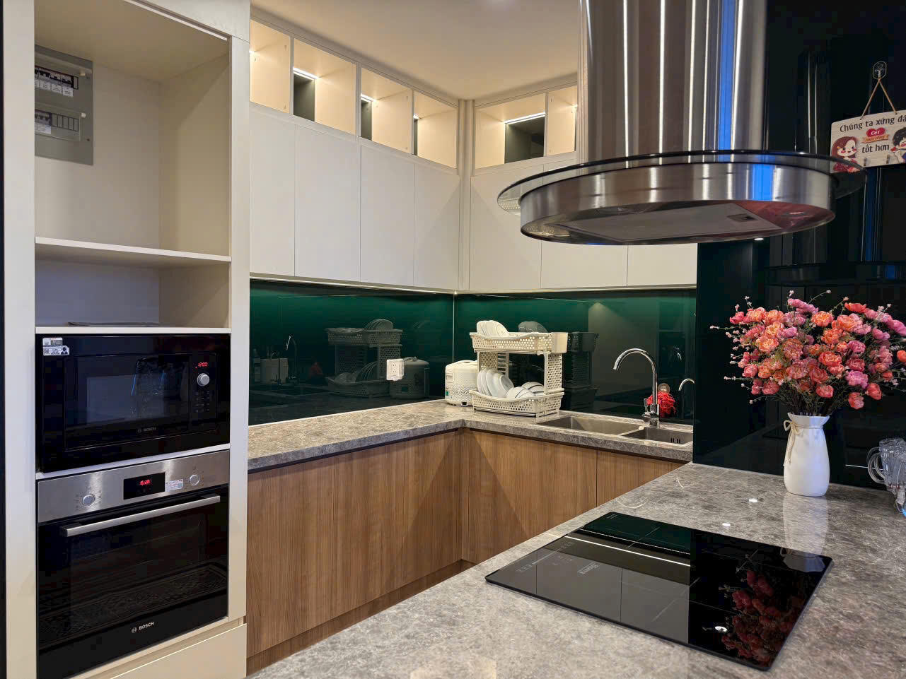 Elegant & Spacious 2-Bedroom Apartment at Sam Towers