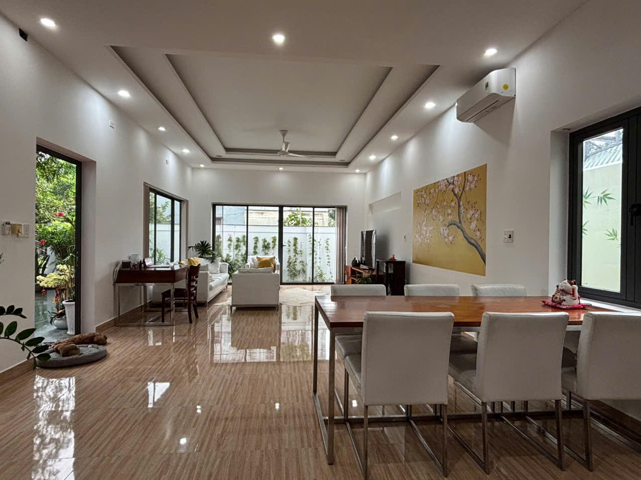 Resort-Style 3-Bedroom Villa with Private Apartment - Perfect for Family Living