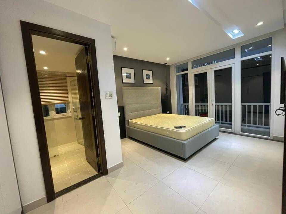 For sale: Euro Village 1 villa, 4-bedroom design, with garden and swimming pool.