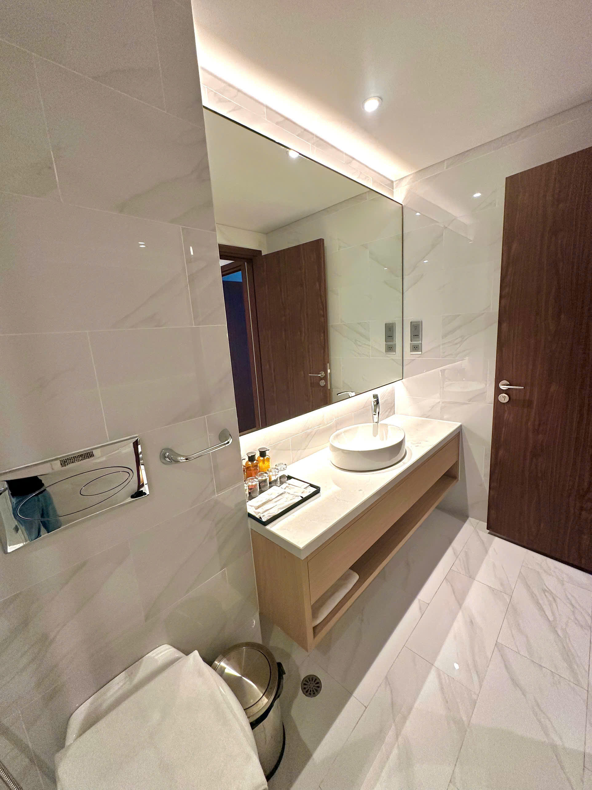 Wyndham Solei - 1 bedroom with a balcony and sea view