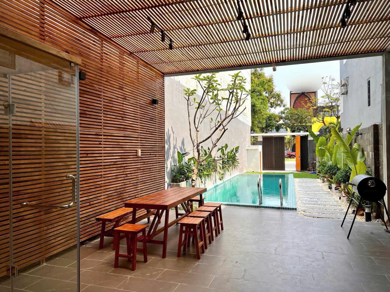 Modern 6-Bedroom Pool Villa | Spacious Living for Families & Professionals