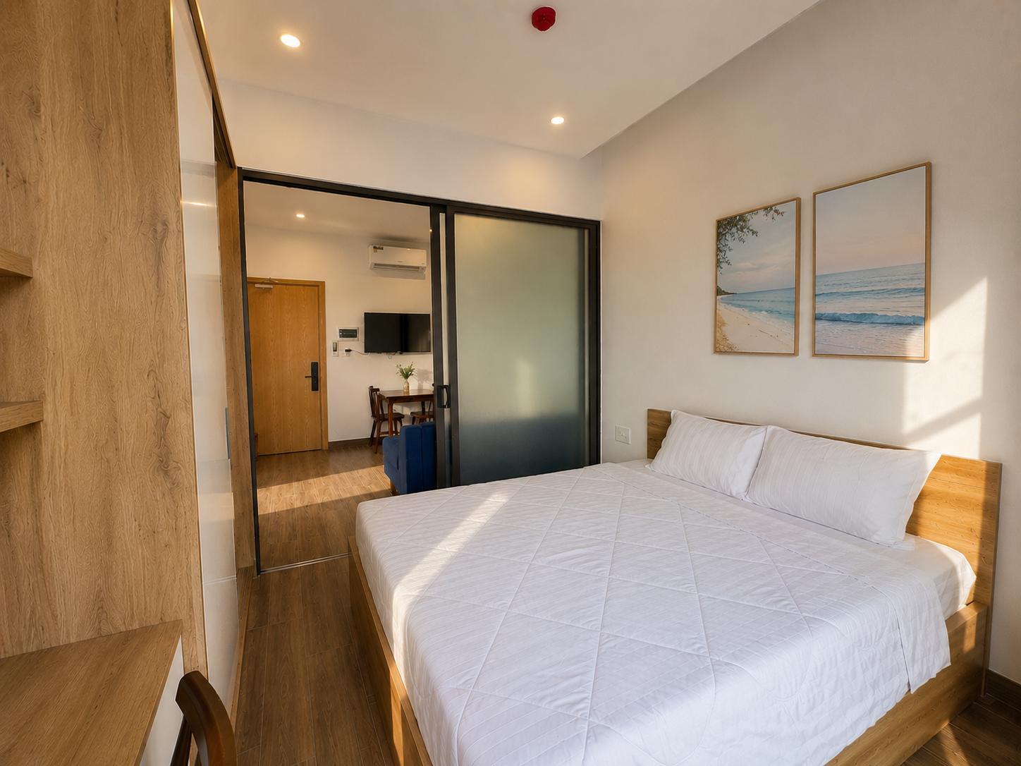 Bright 1-Bedroom with Balcony Near Han River | Modern Living in My An