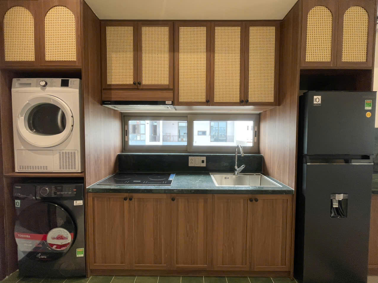 2-Bedroom-Apartment with River Breeze & South-Facing Balcony