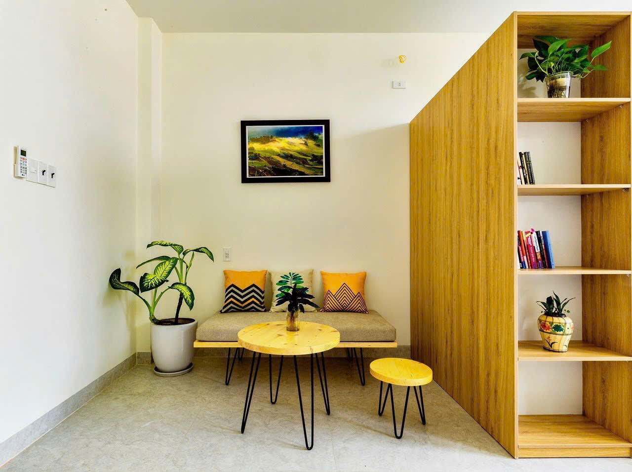 Bright Studio with High-Speed Wi-Fi in a Peaceful Neighborhood