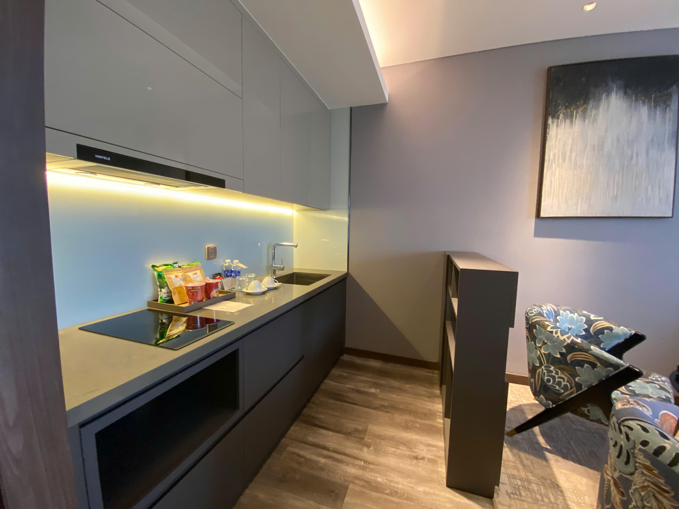 Sky-View Luxury Studio With Minimalist Interior