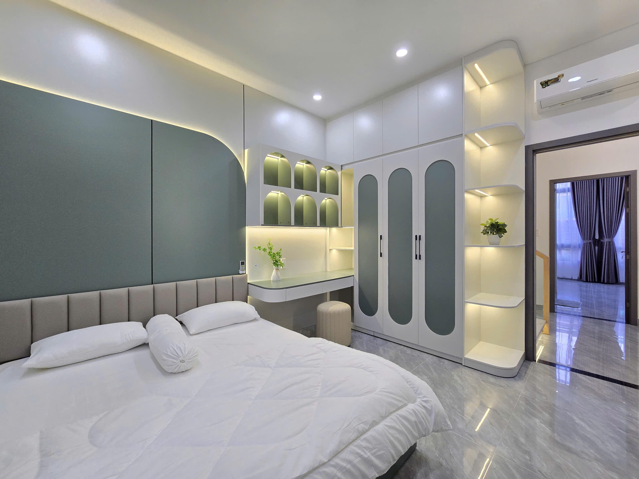 Luxury City-Center House with Private Pool & Rooftop Terrace