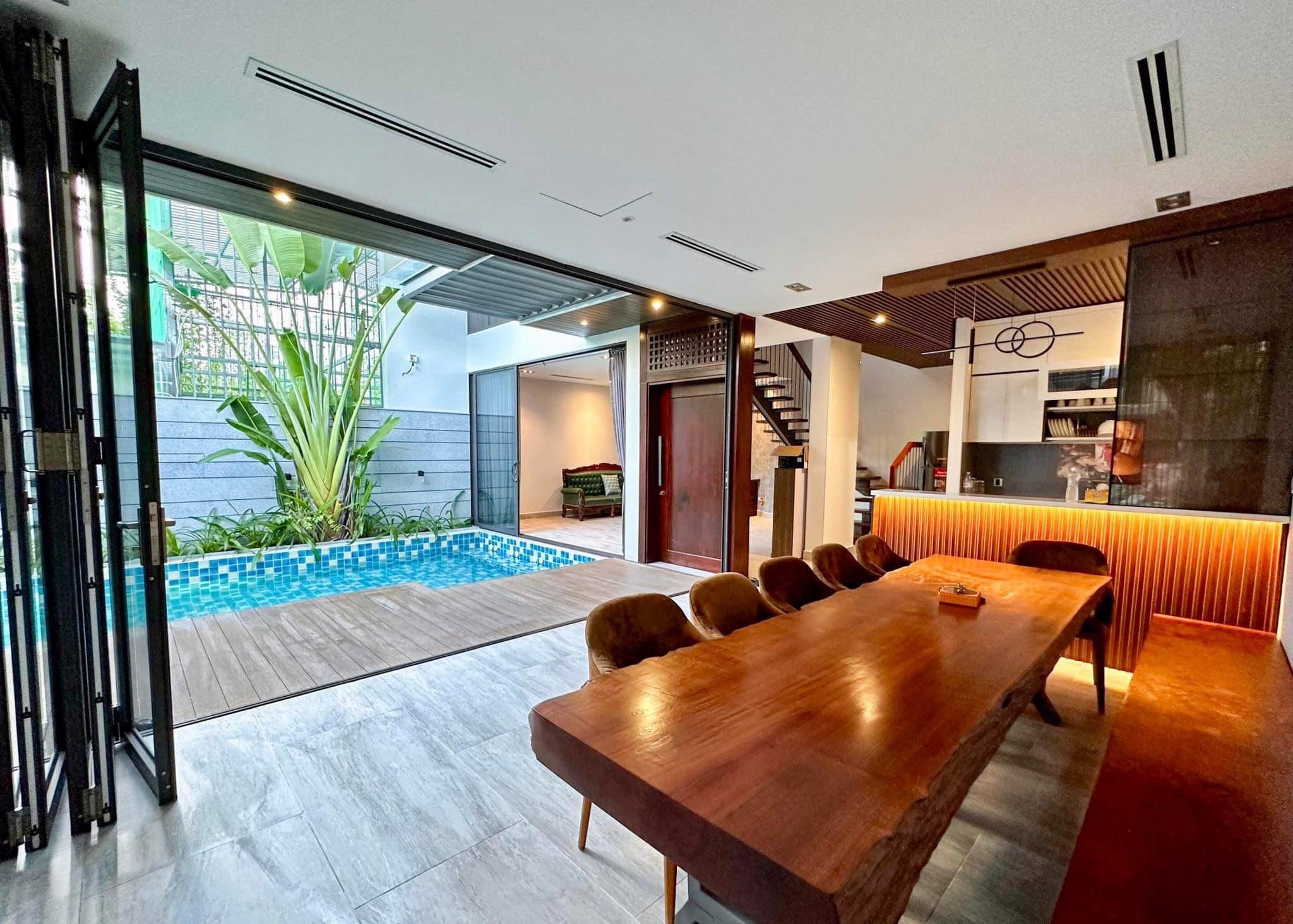 5-Bedroom Pool Villa in Son Tra