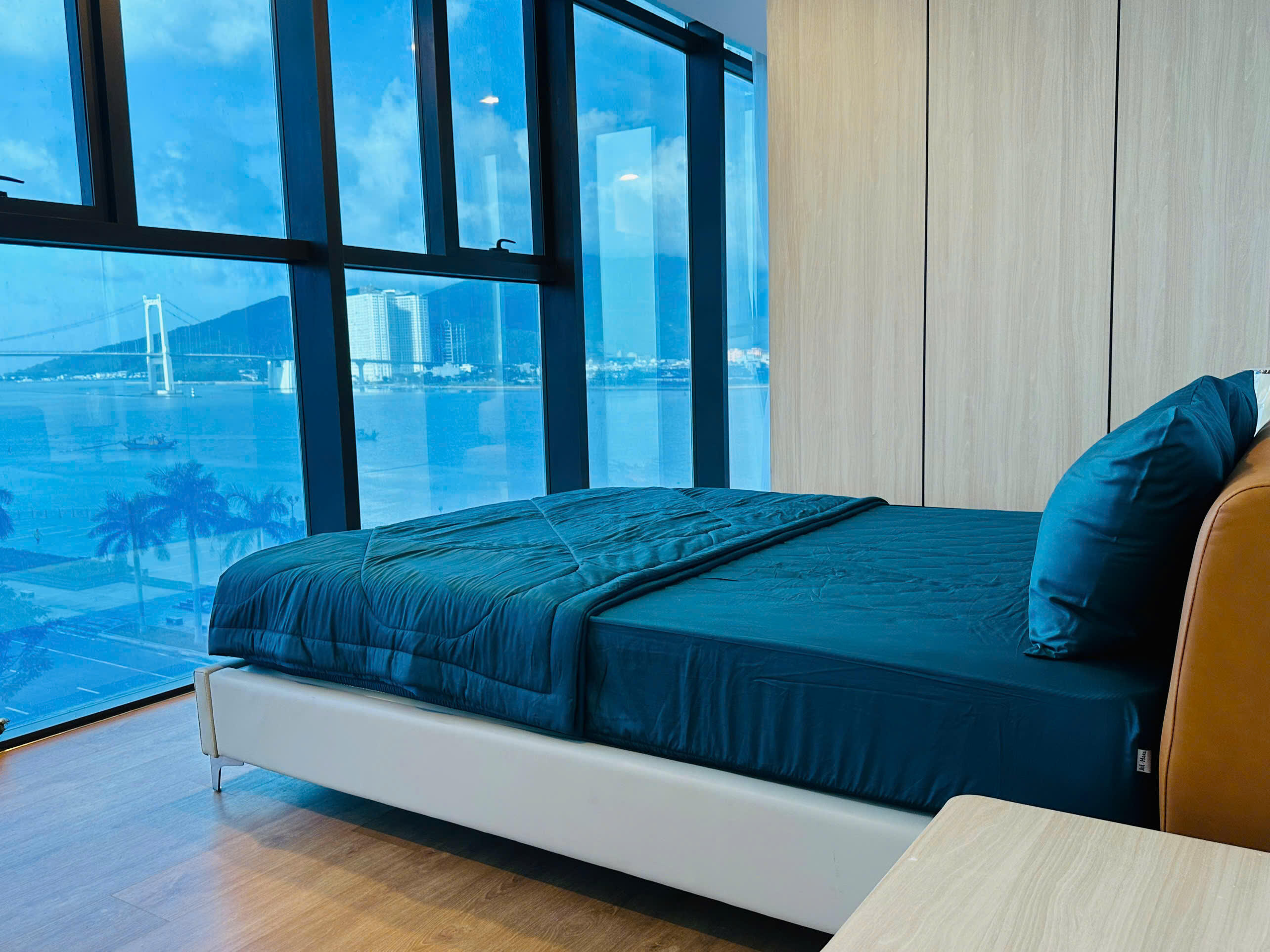 Luxury 3-bedroom Apartment for Rent at Sam Towers | Panoramic Han River and Son Tra mountain View