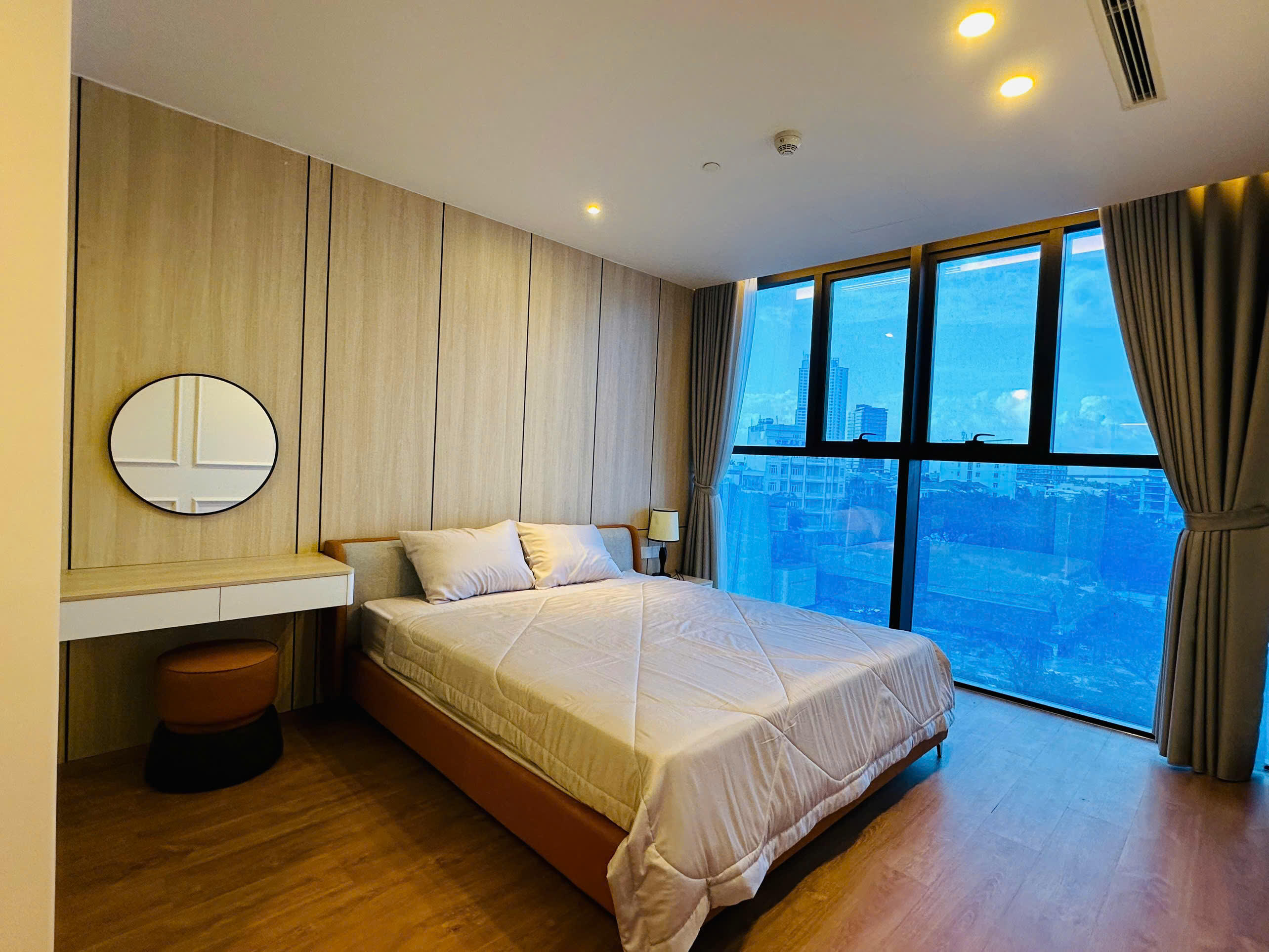 Luxury 3-bedroom Apartment for Rent at Sam Towers | Panoramic Han River and Son Tra mountain View