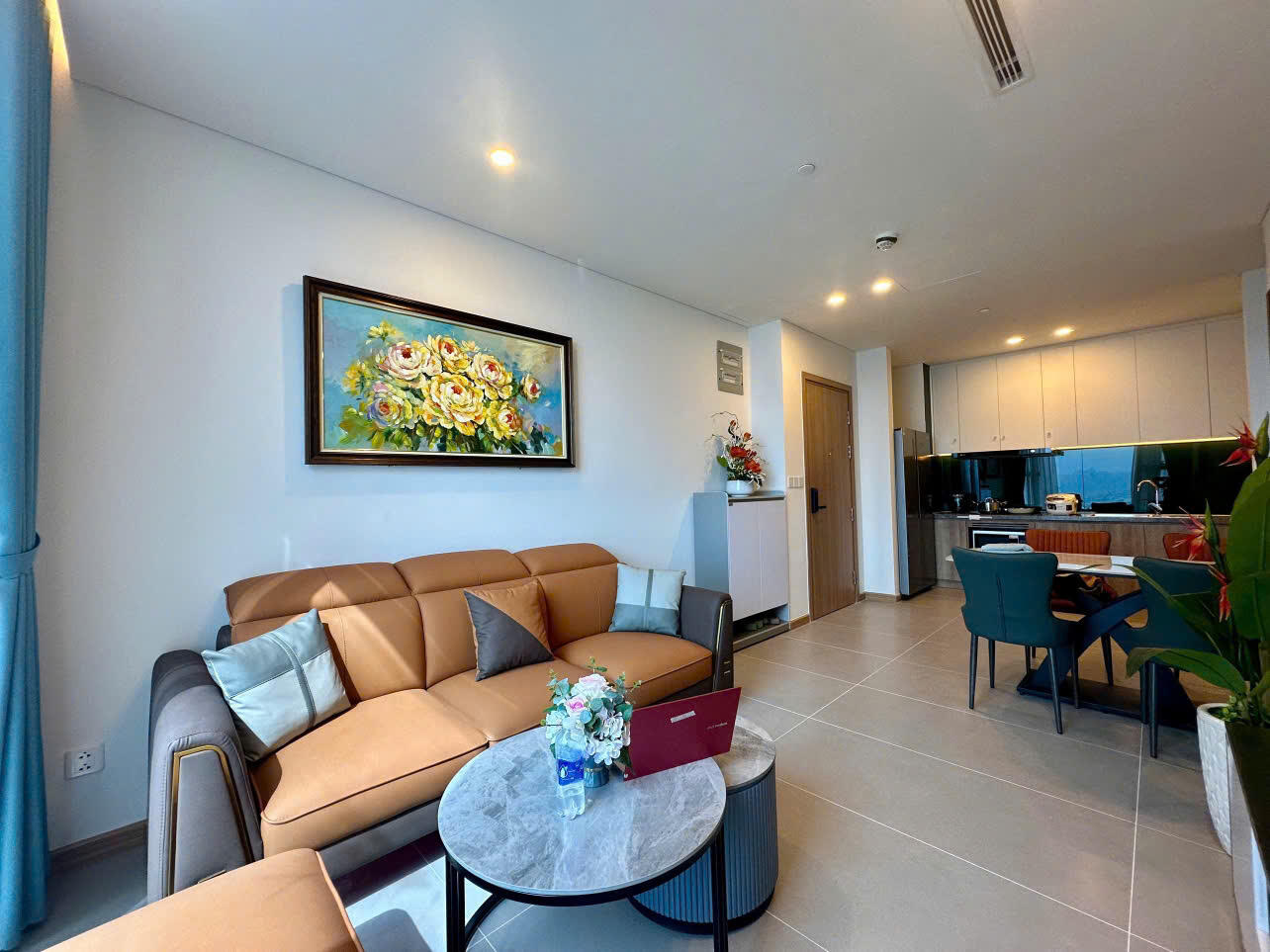 Luxury Apartment for Rent at Sam Tower, 2 Bedrooms