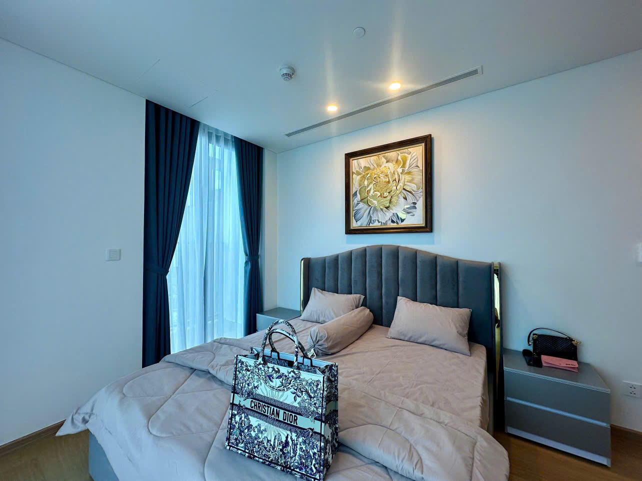 Luxury Apartment for Rent at Sam Tower, 2 Bedrooms